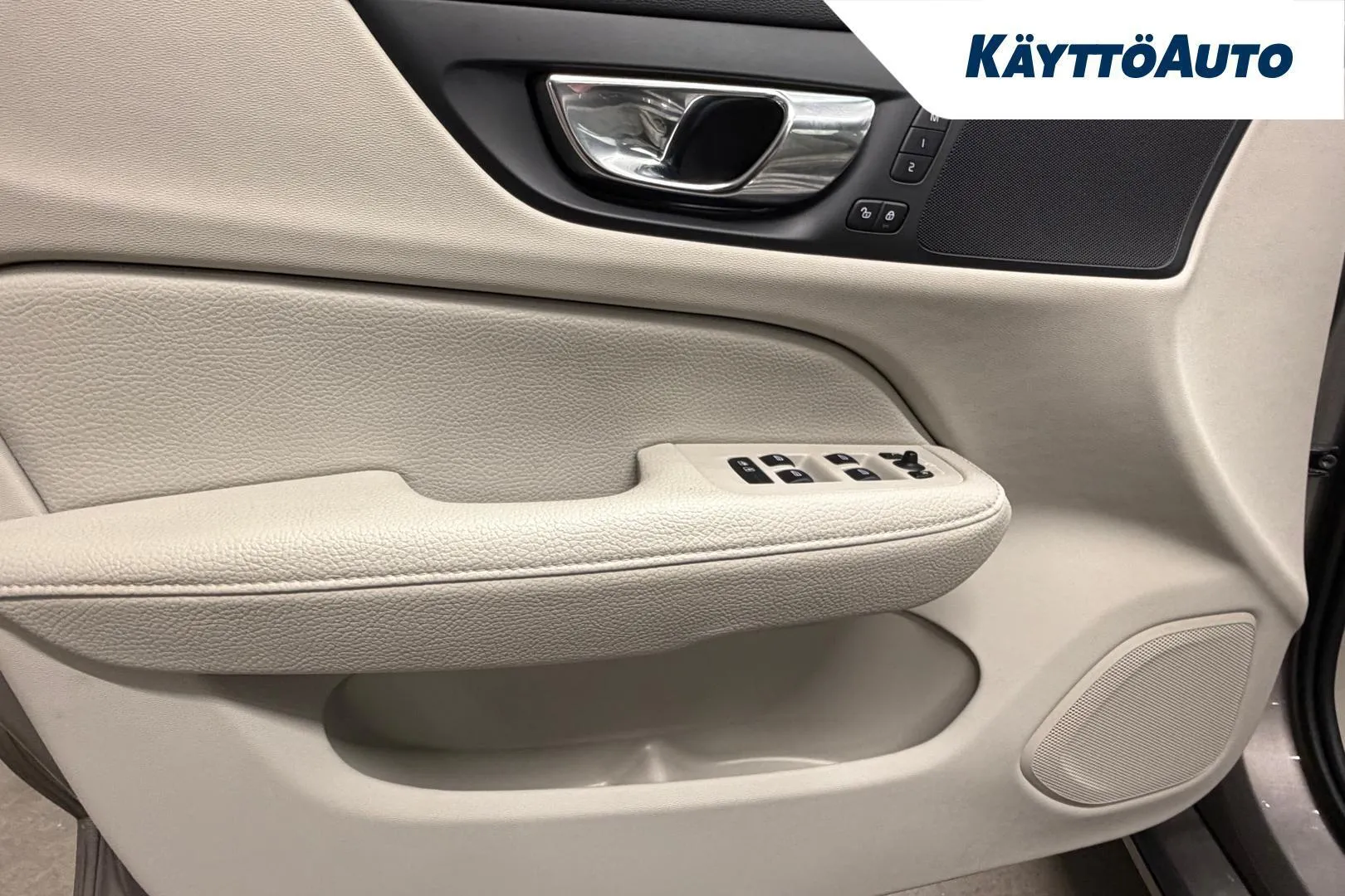 Volvo V60 JLN-266 carousel image