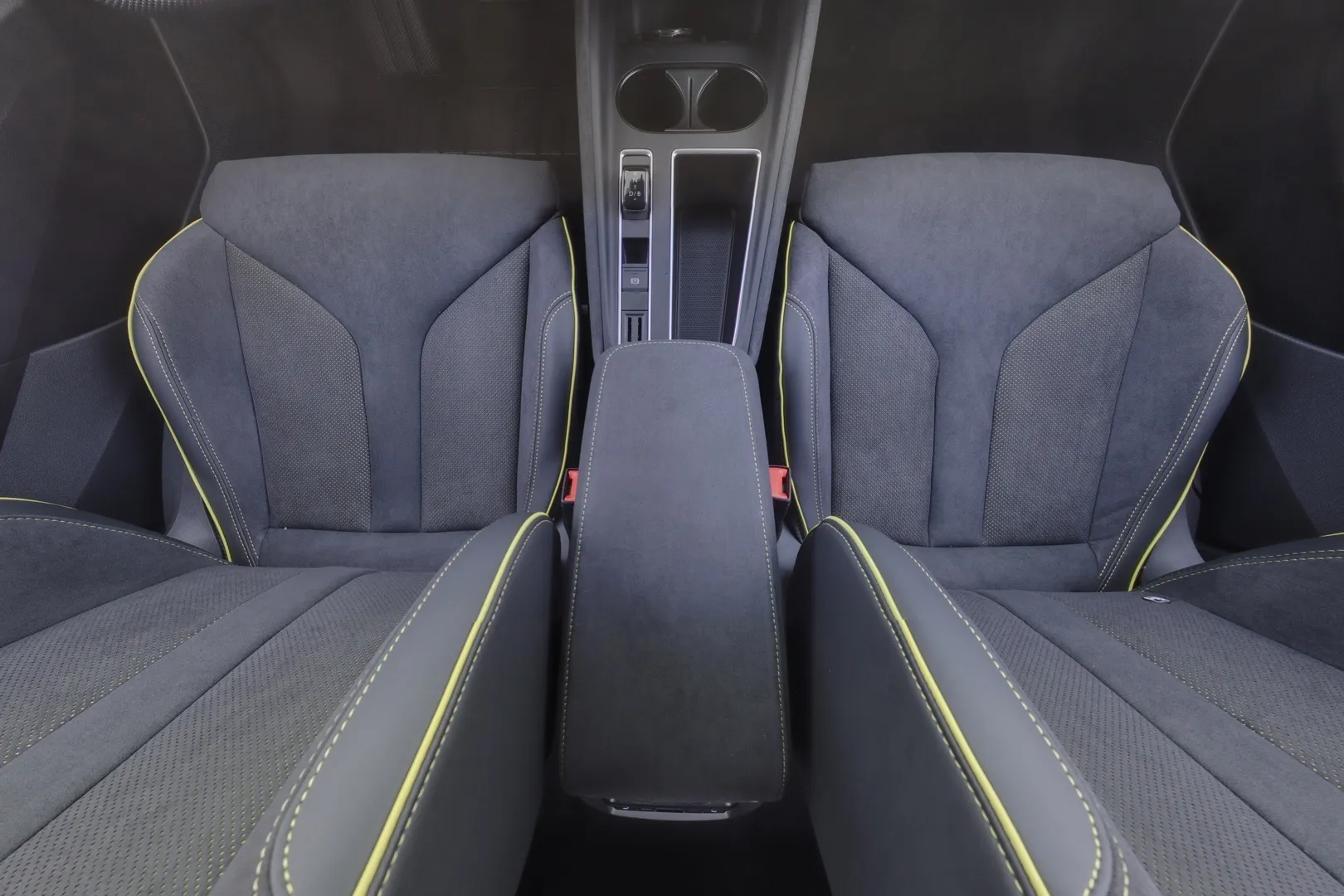 Skoda Enyaq NOV-576 carousel image