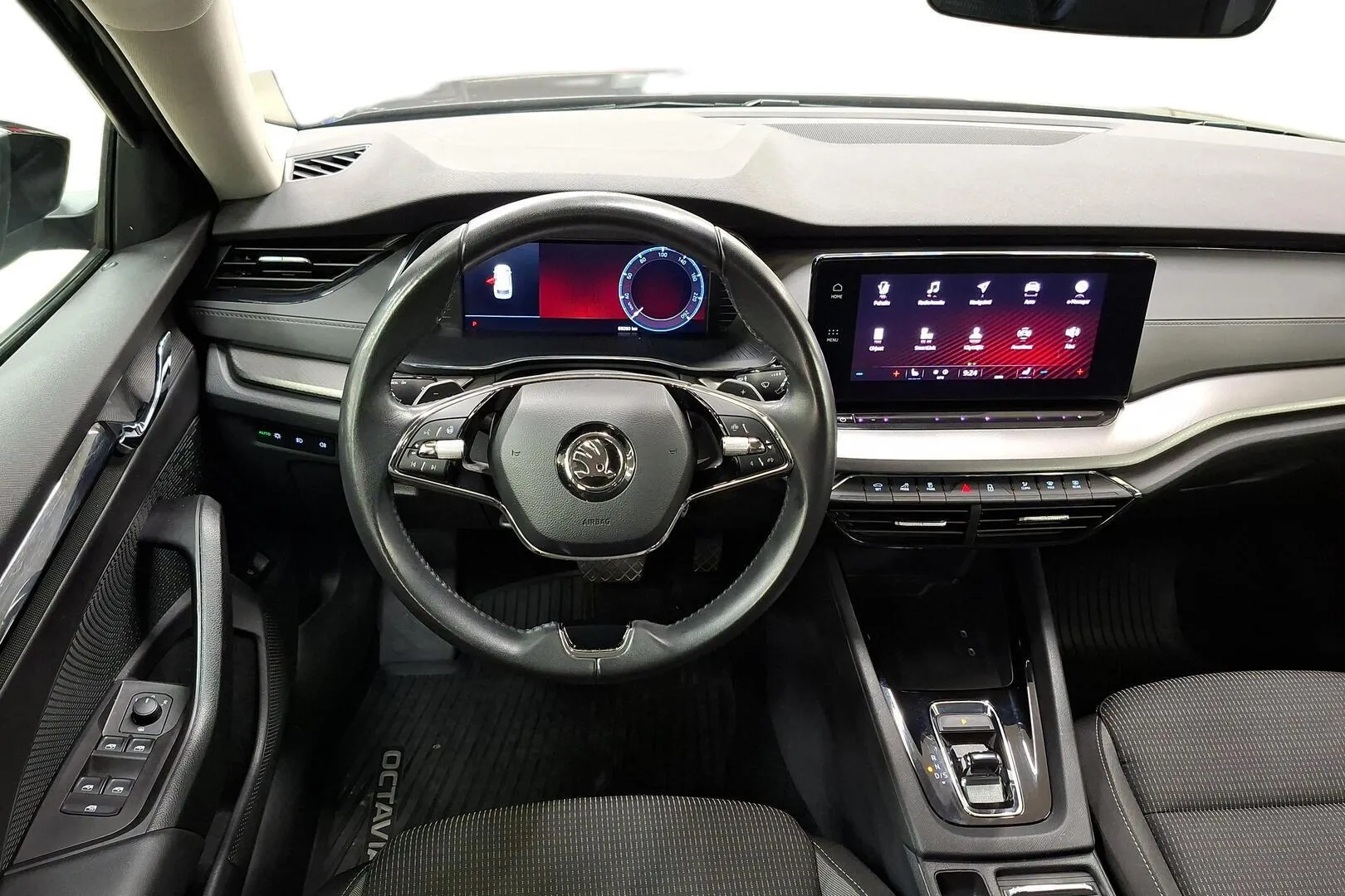 Skoda Octavia NNK-607 carousel image