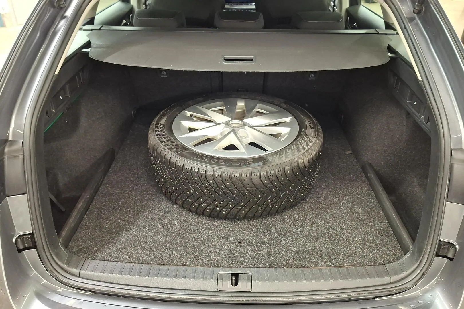Skoda Octavia NNK-628 carousel image