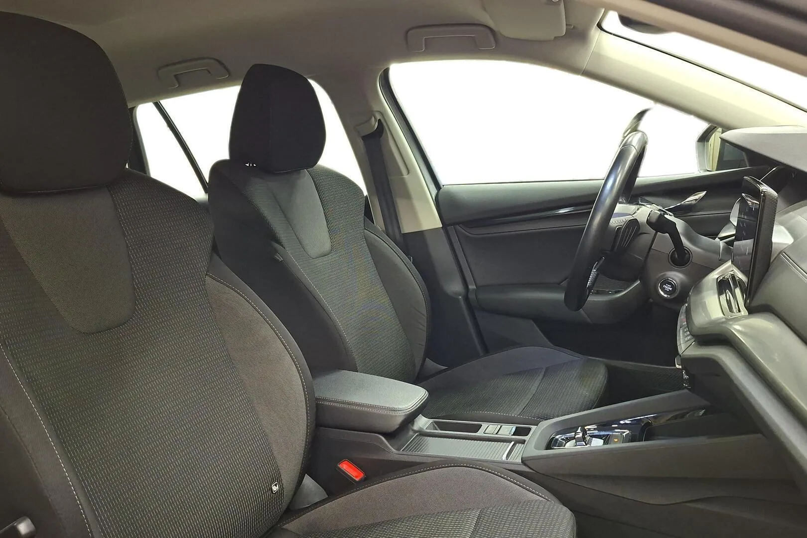 Skoda Octavia NNK-628 carousel image