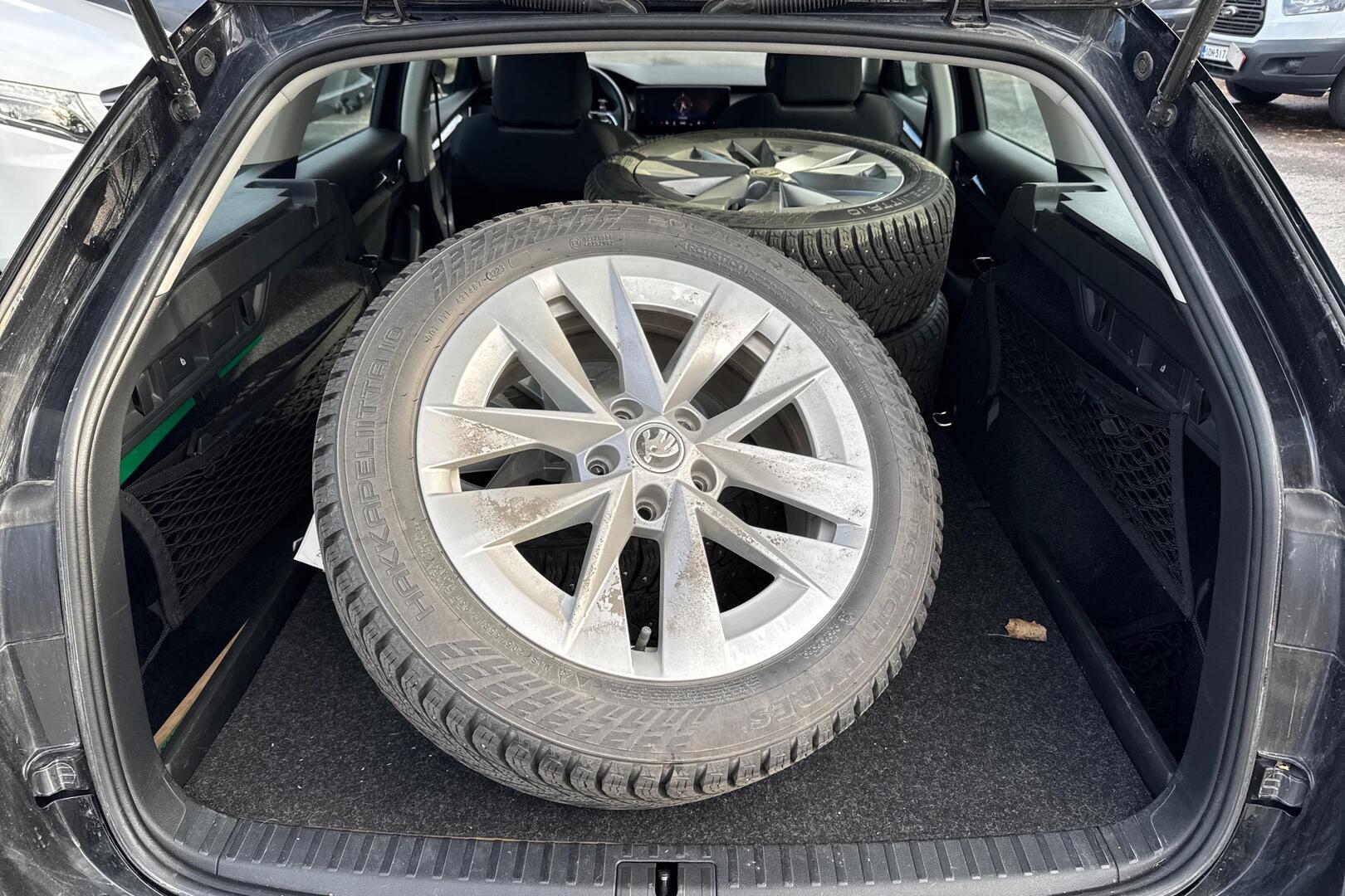 Skoda Octavia 2024, kuva 5/5