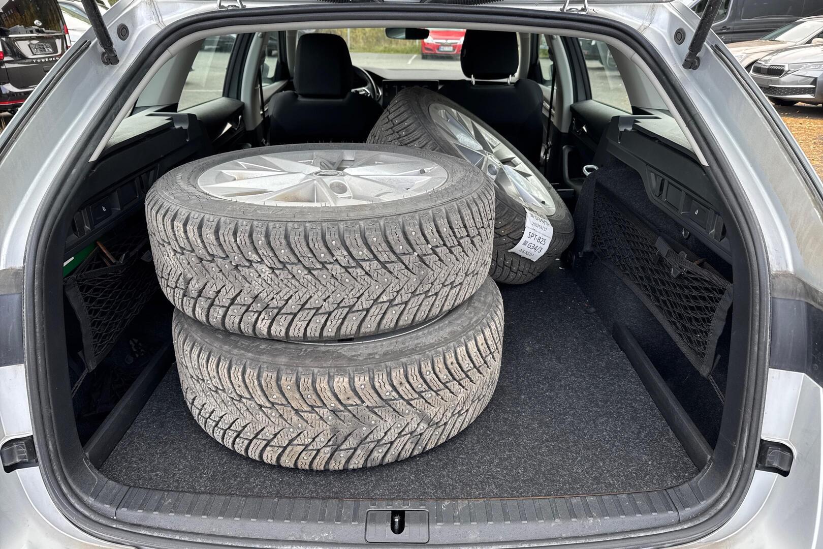 Skoda Octavia 2024, photo 5/5