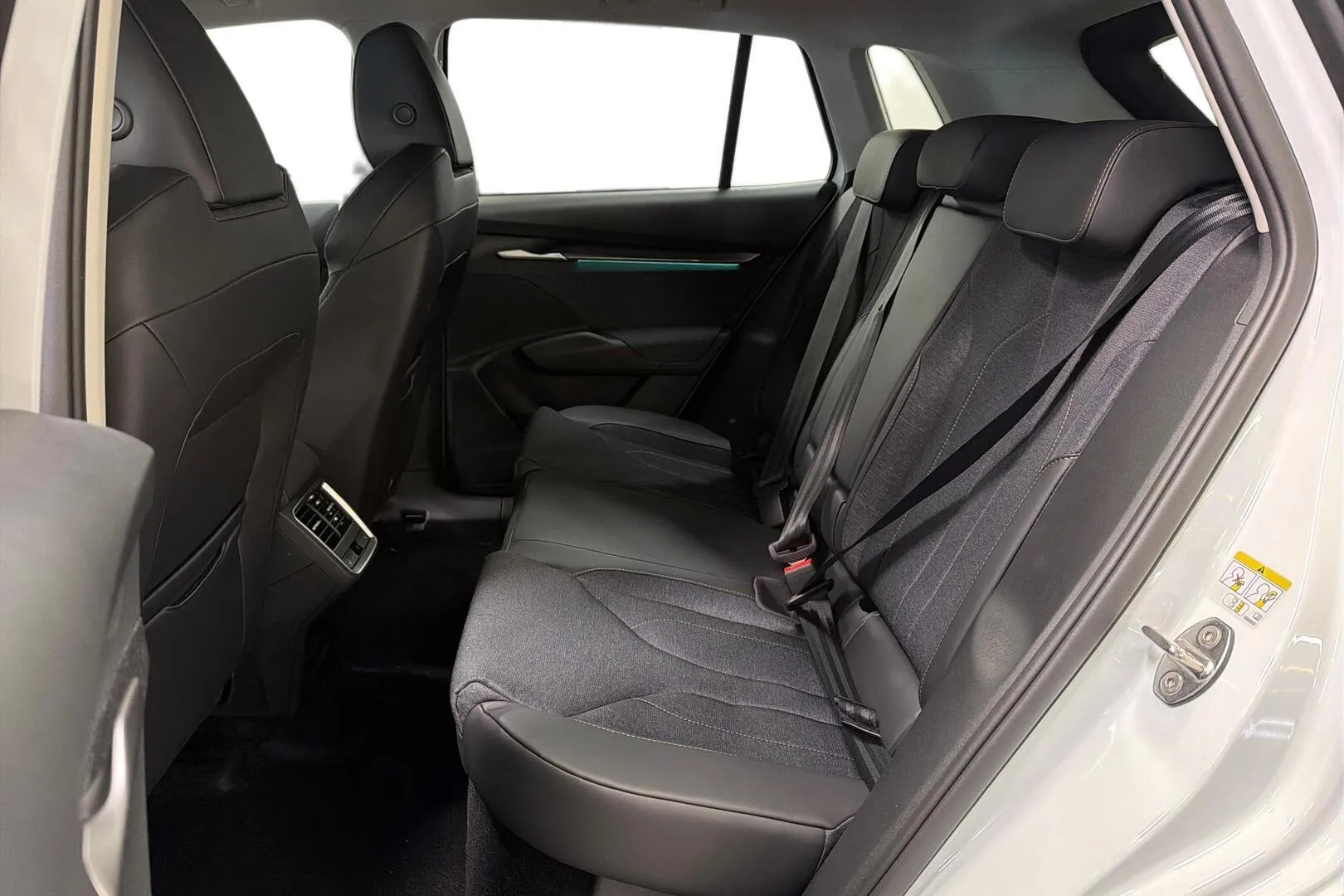 Skoda Elroq LTV-999 carousel image