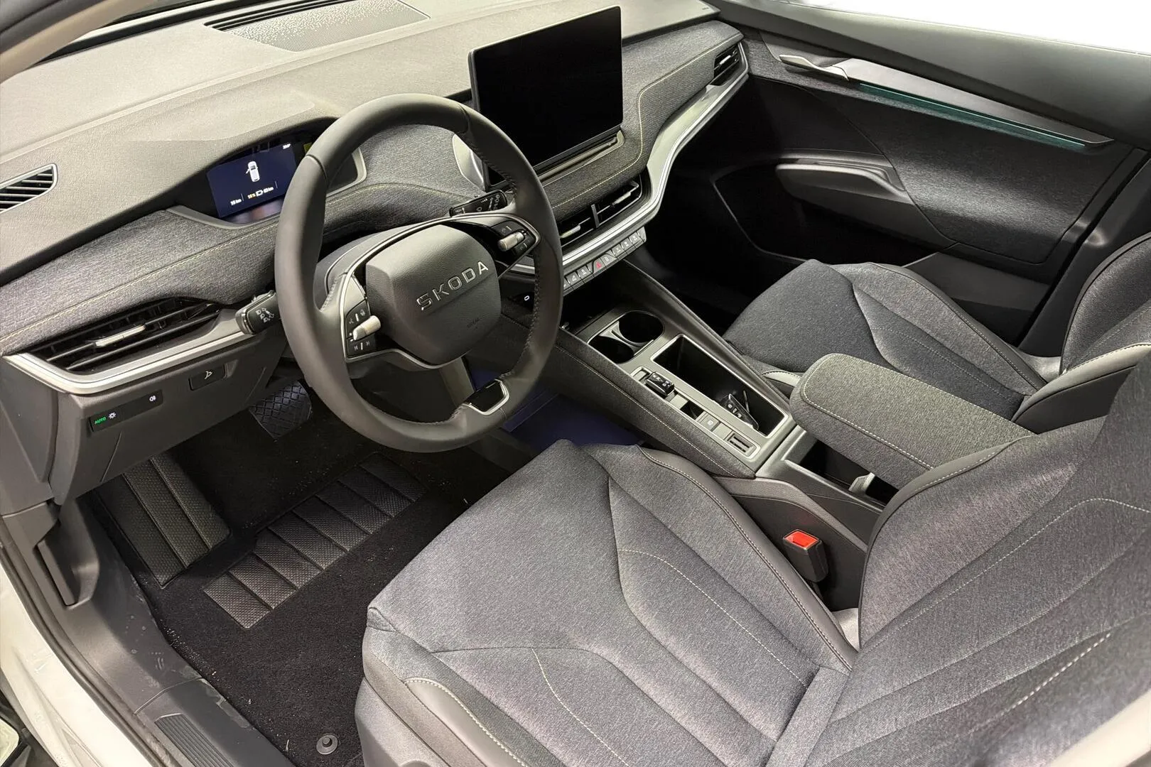 Skoda Elroq LTV-999 carousel image