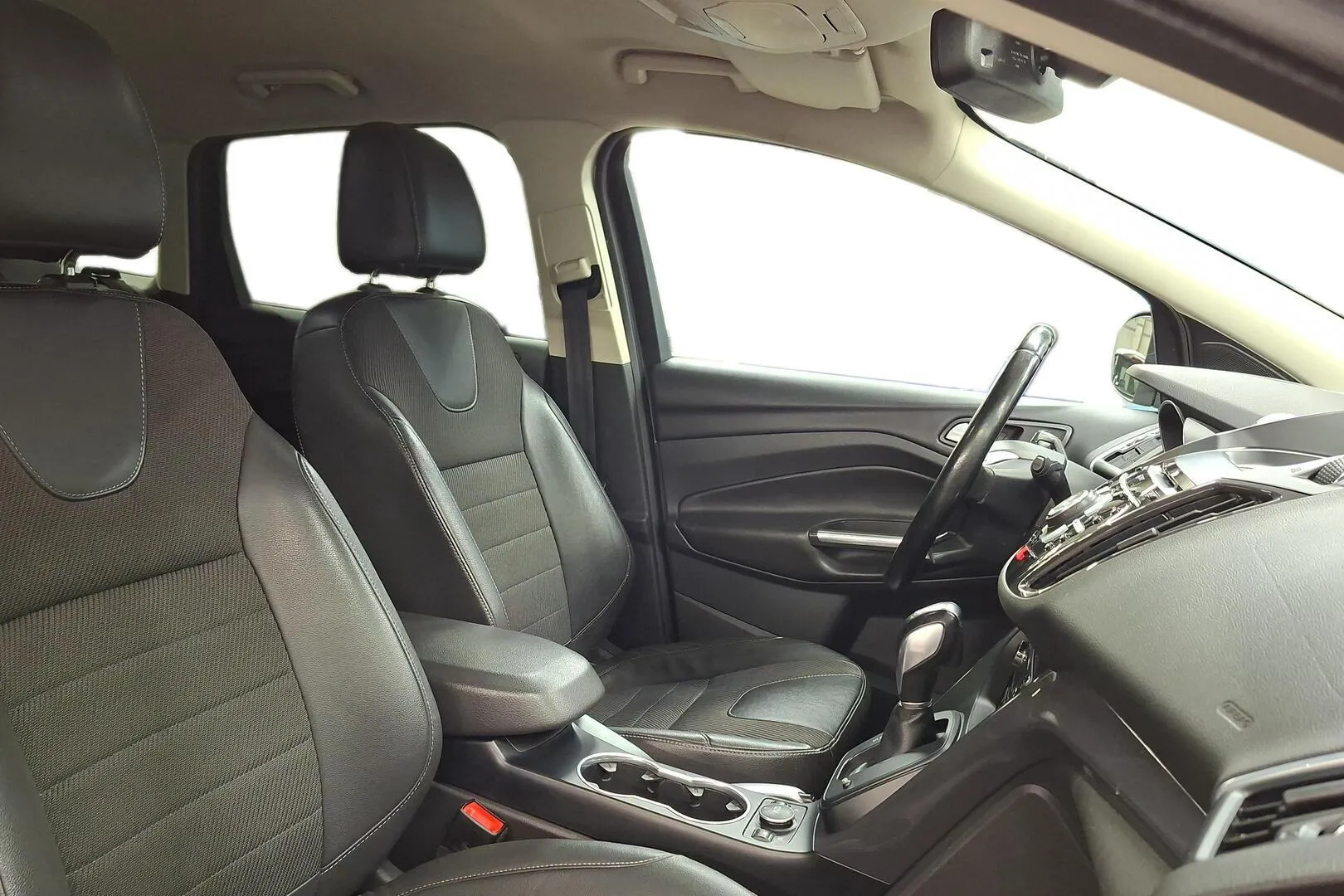Ford Kuga KMO-430 carousel image