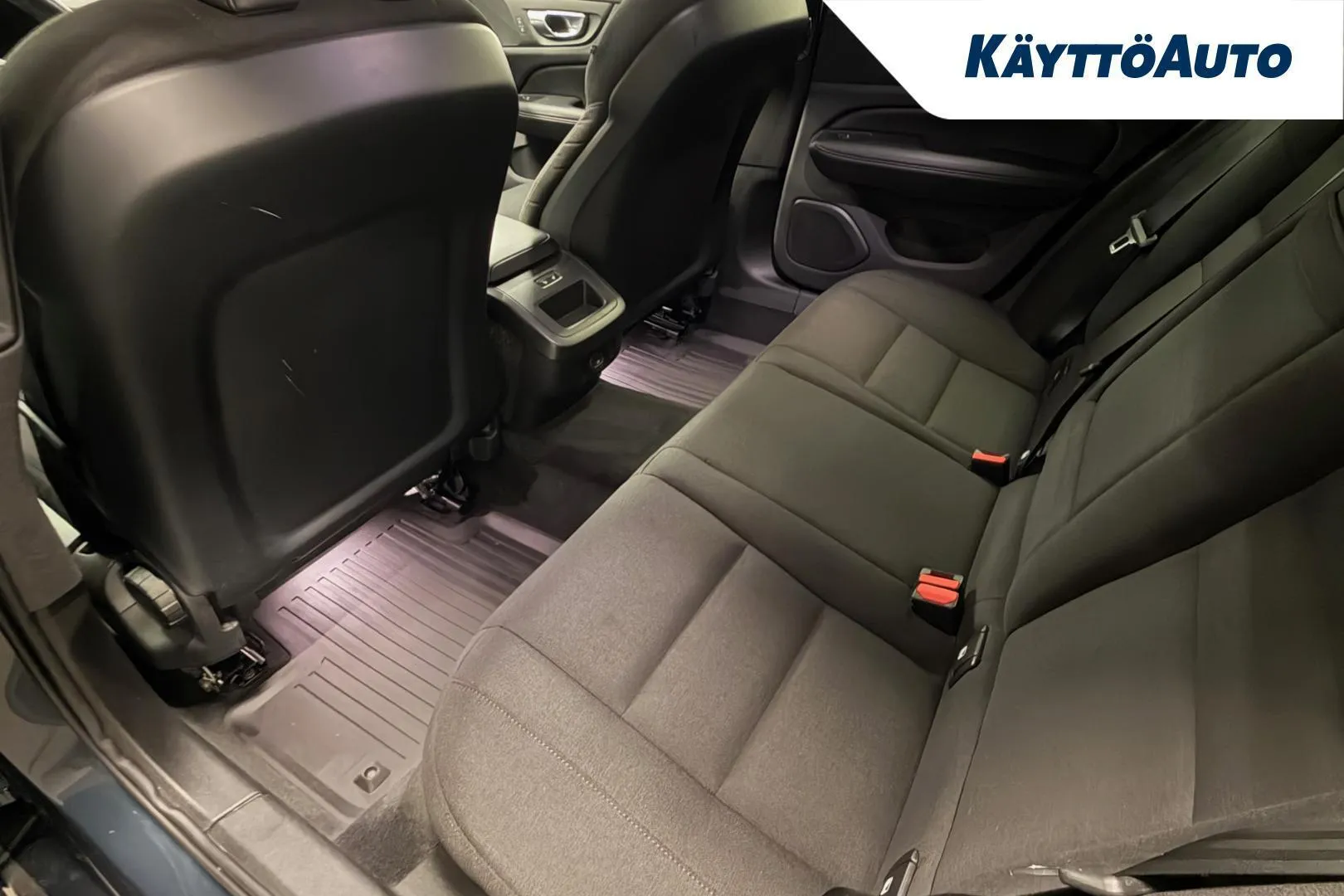 Volvo V60 FOY-443 carousel image