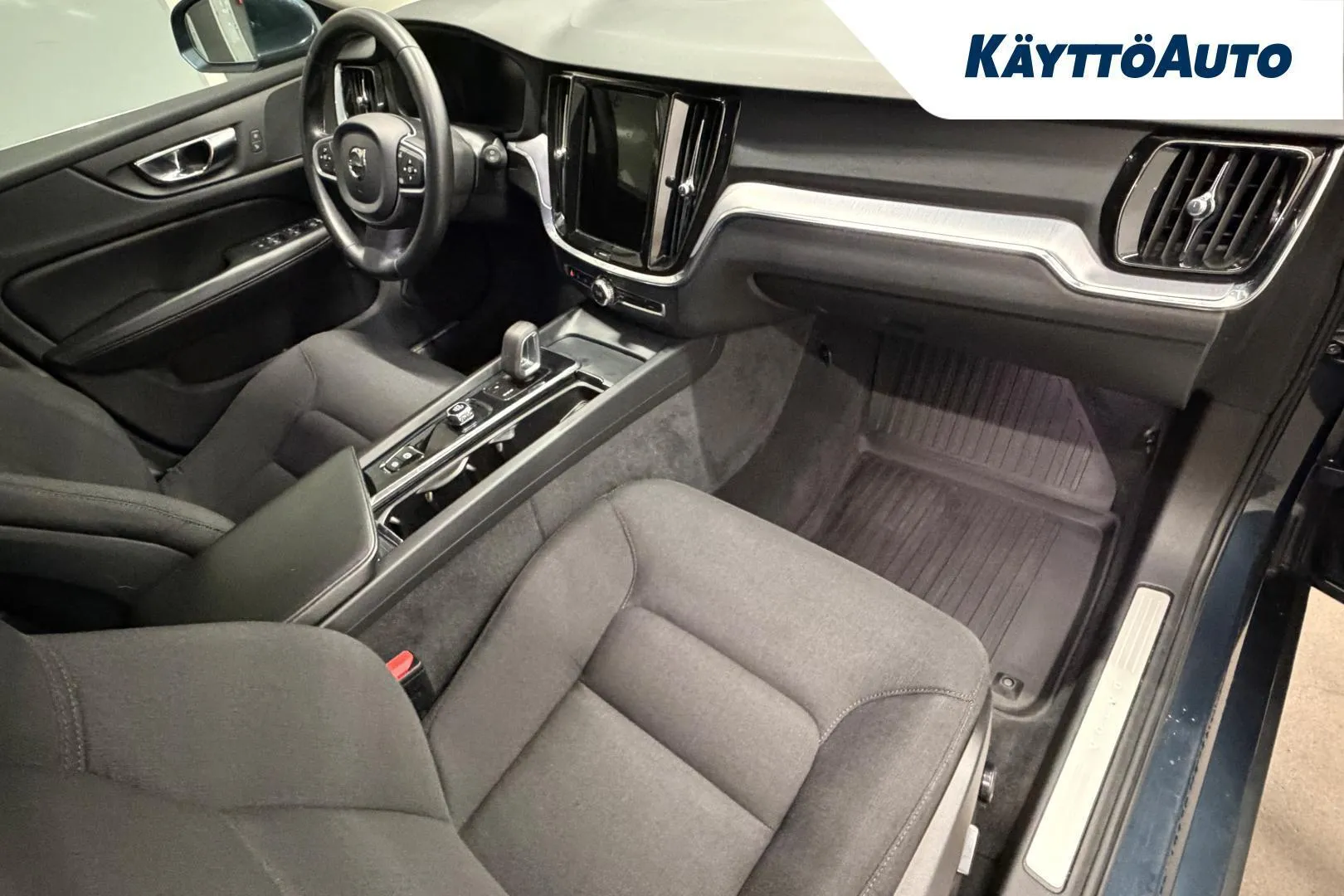 Volvo V60 FOY-443 carousel image