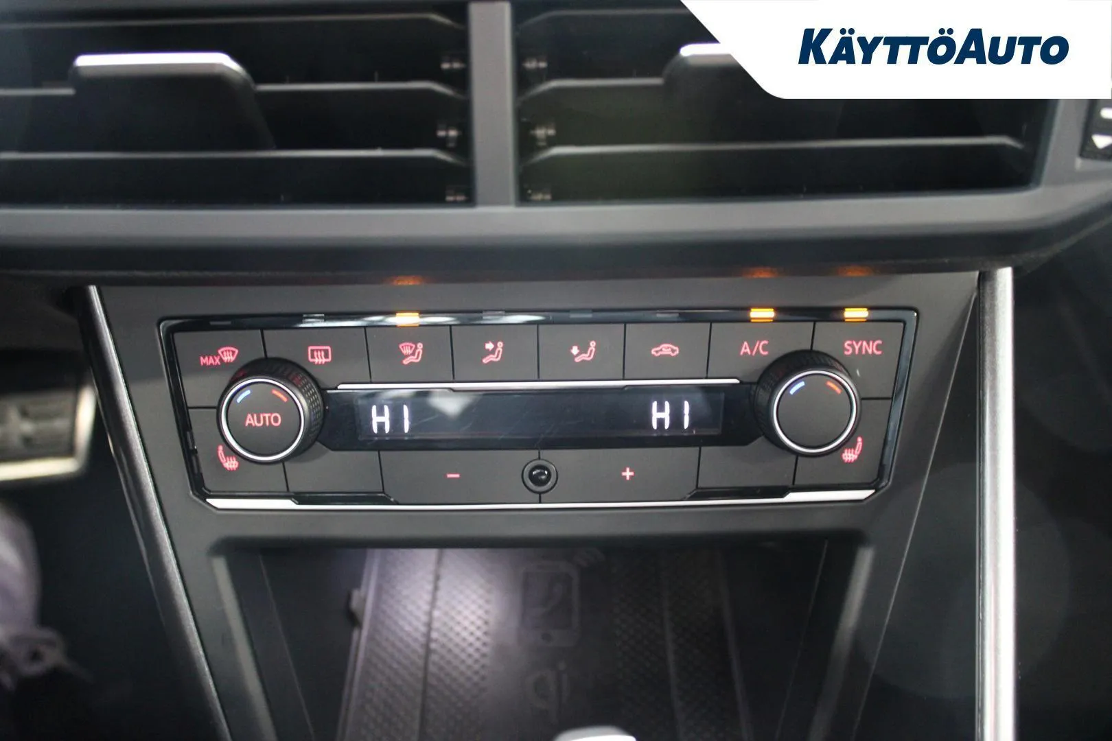 Volkswagen Polo CON-675 carousel image