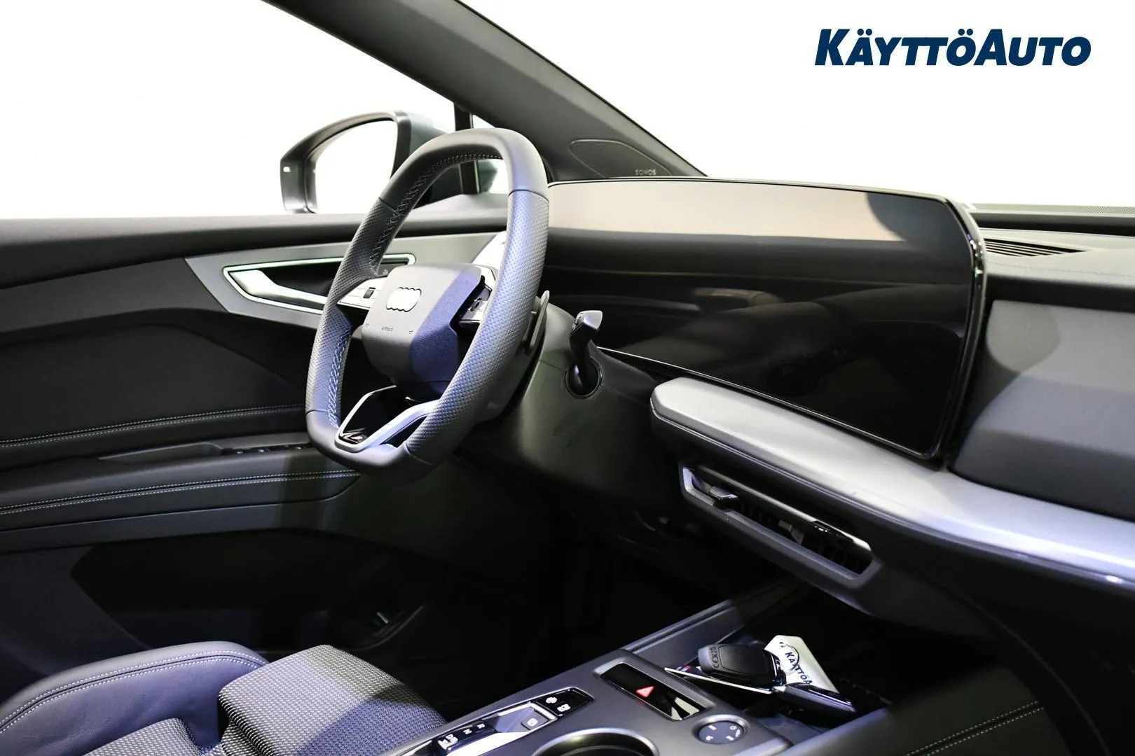 Audi Q4 e-tron LTT-739 carousel image