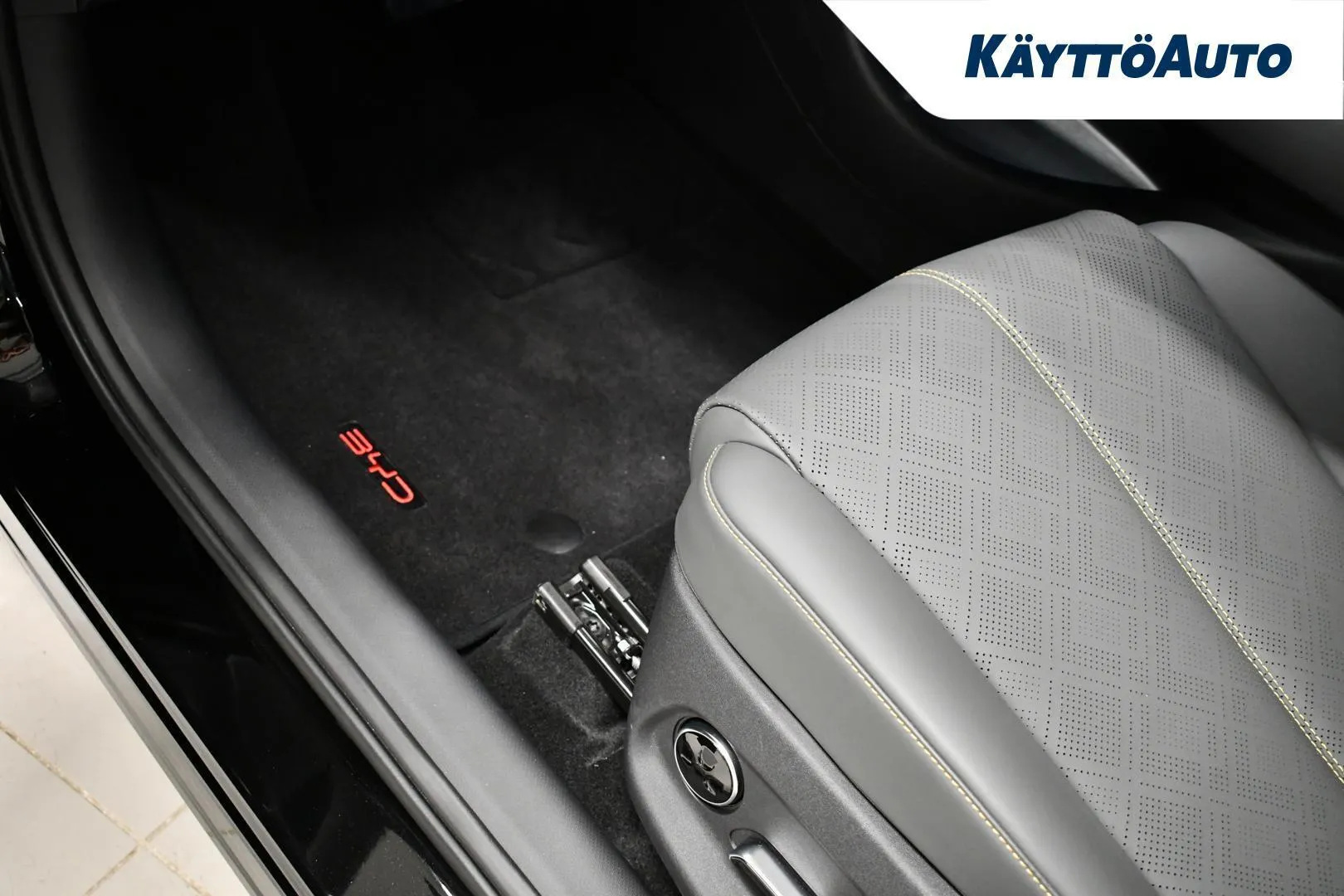 BYD Atto 3 GRO-424 carousel image
