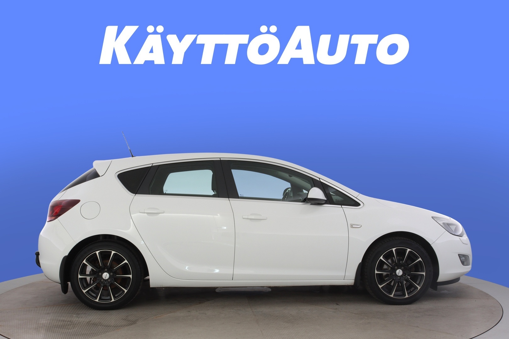 Opel Astra 2011, photo 6/30