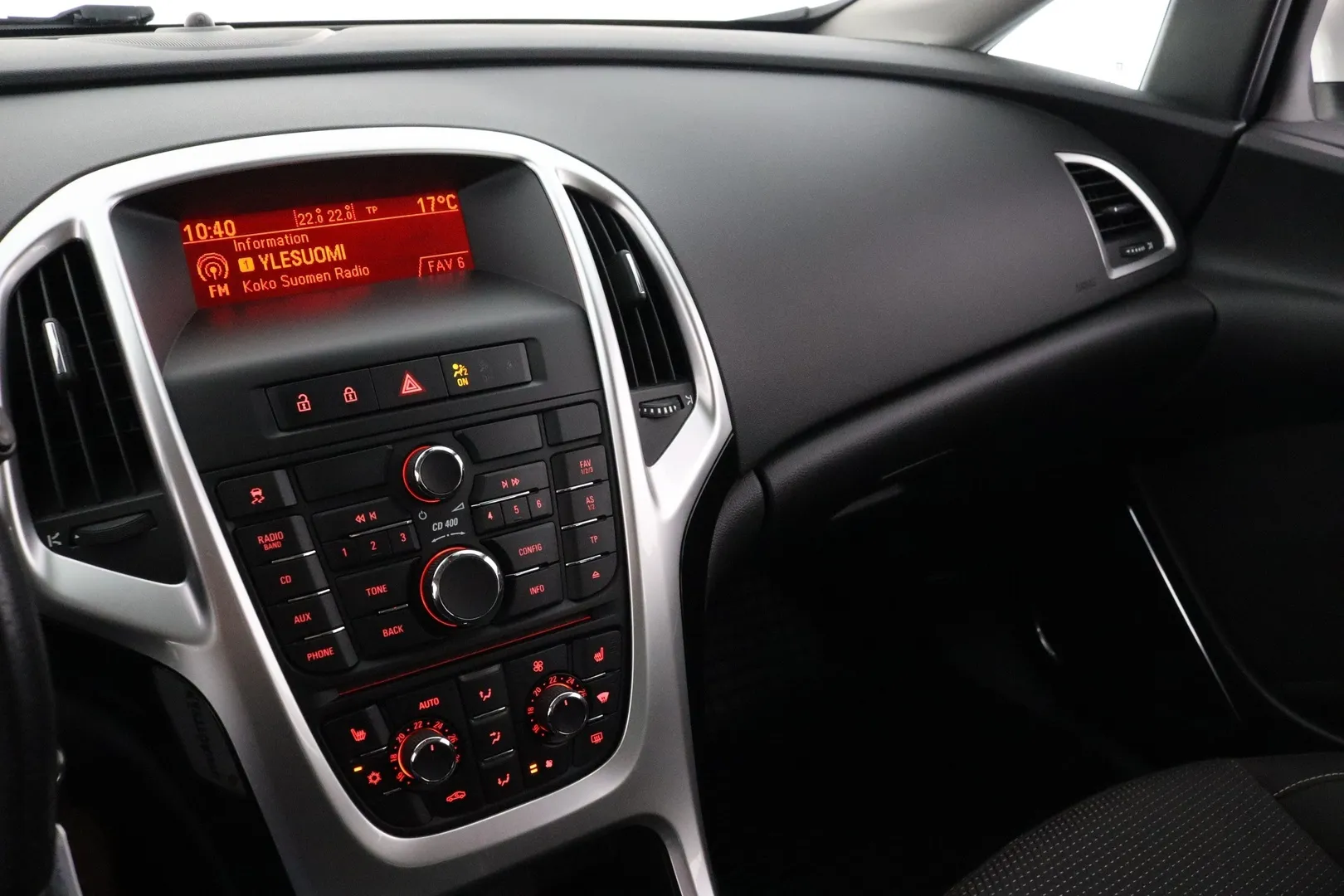 Opel Astra NIE-702 carousel image