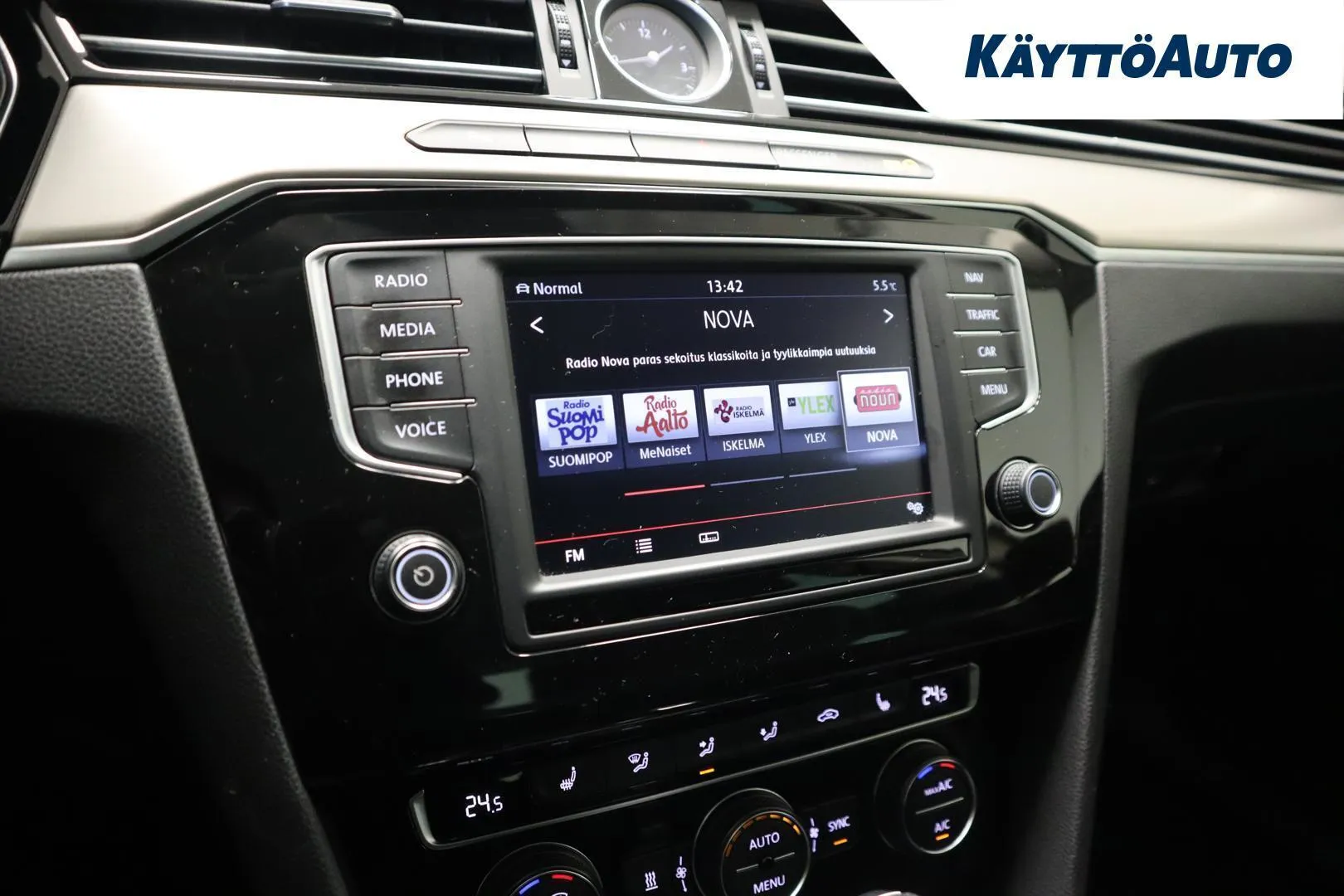 Volkswagen Passat FMF-524 carousel image