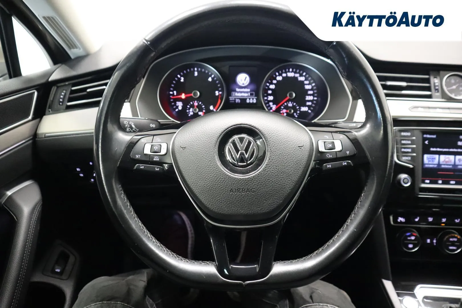 Volkswagen Passat FMF-524 carousel image