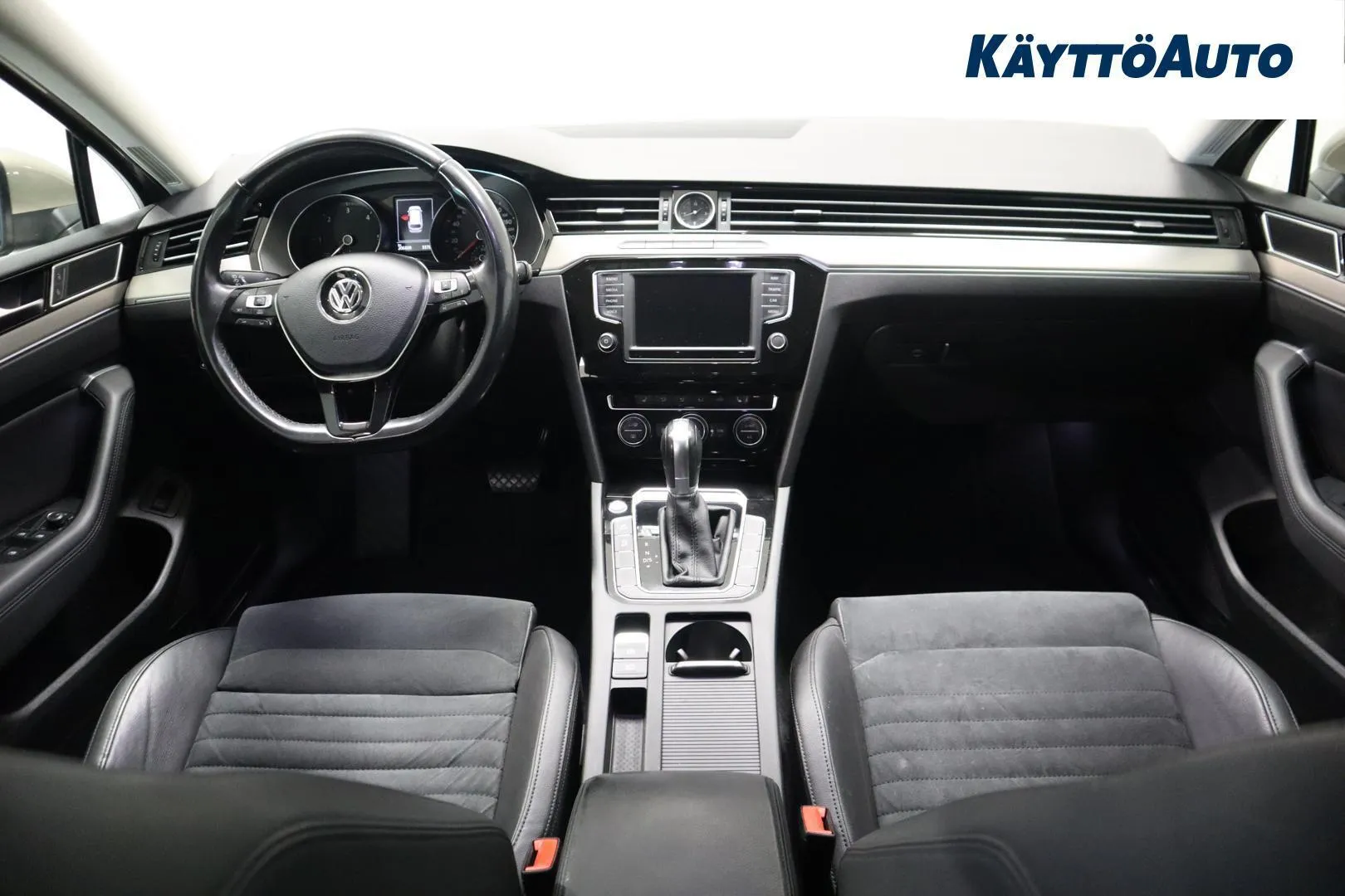 Volkswagen Passat FMF-524 carousel image