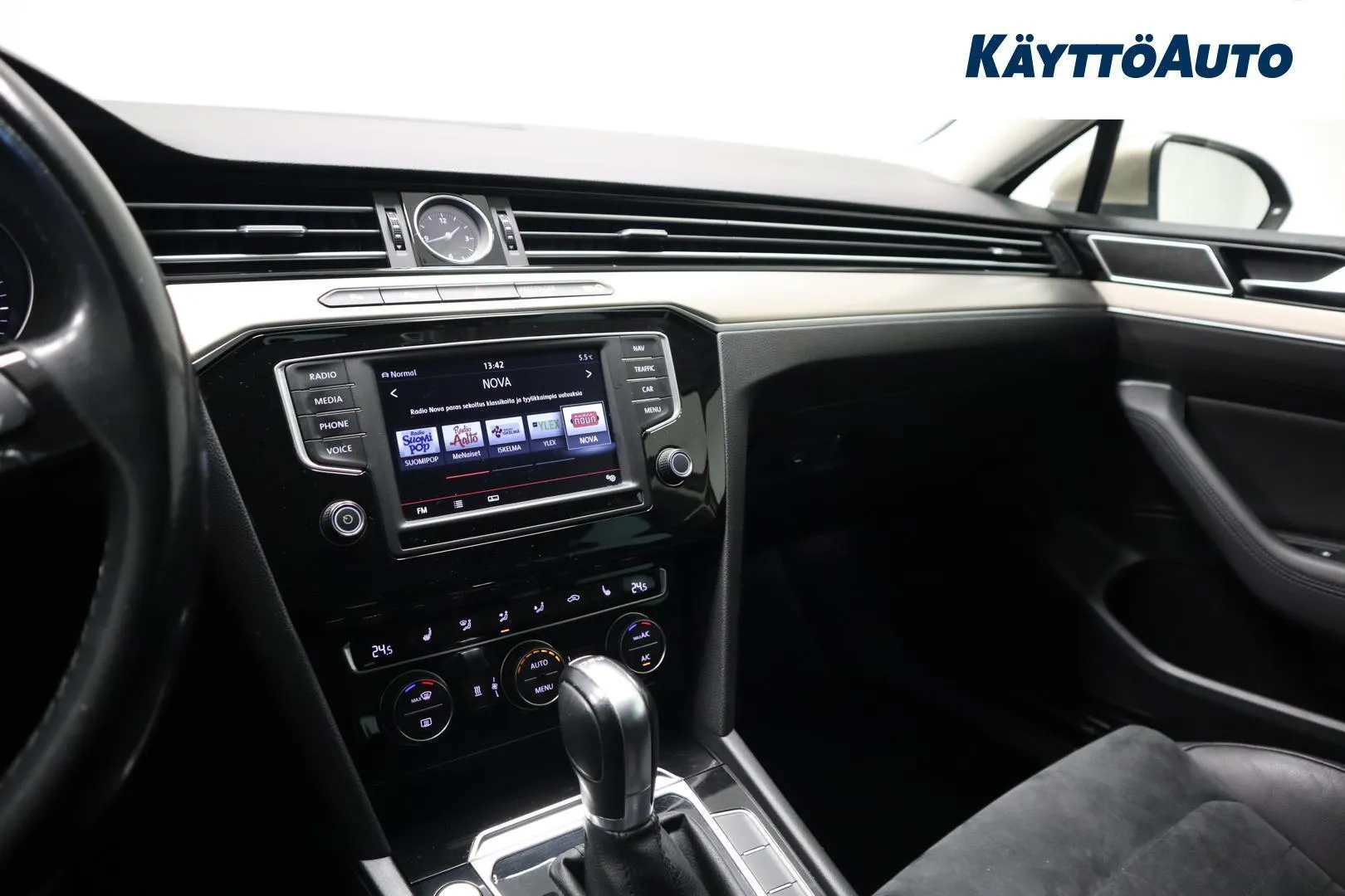 Volkswagen Passat FMF-524 carousel image