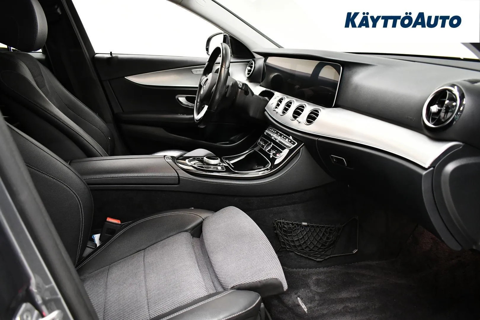 Mercedes-Benz E NKX-866 carousel image