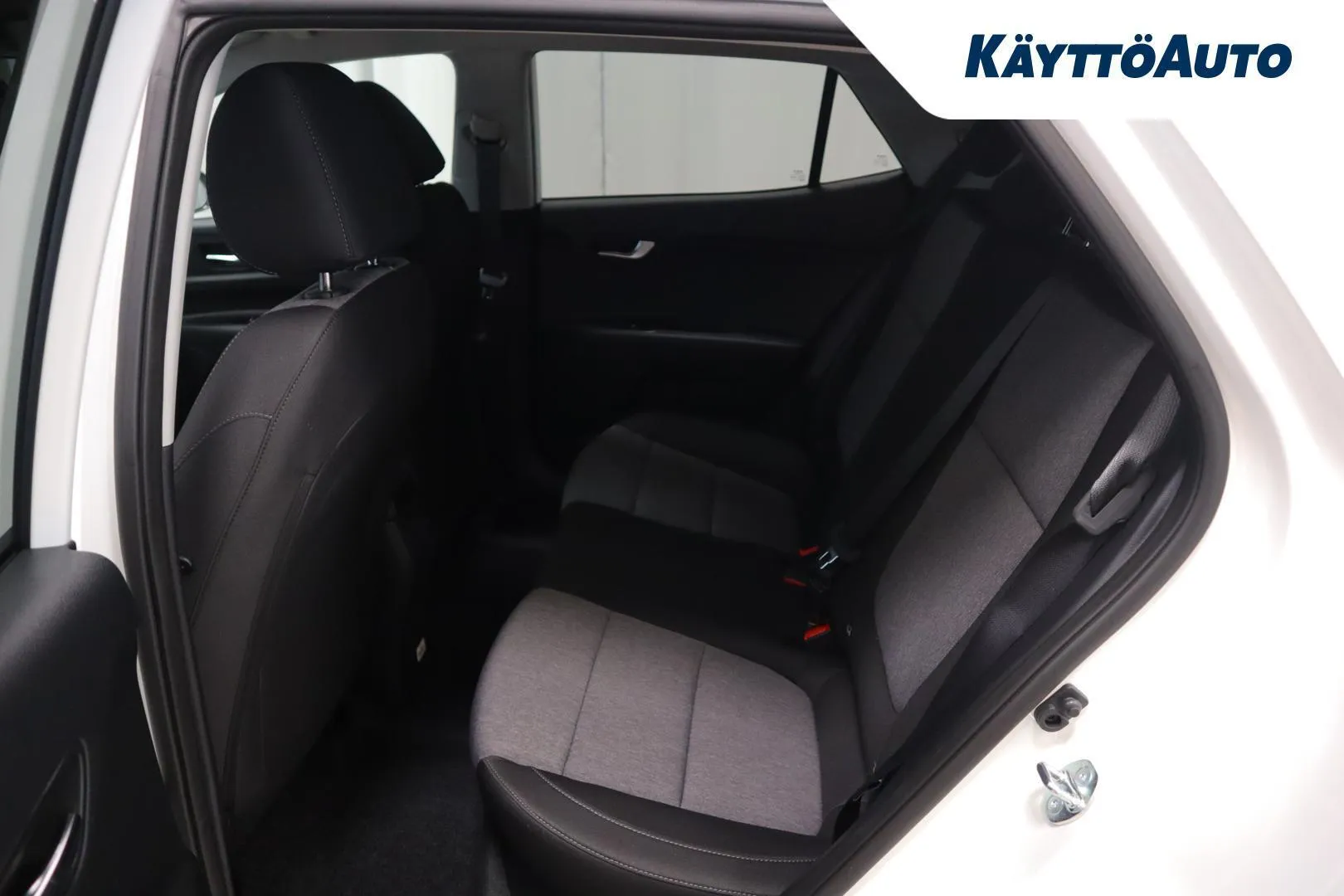 KIA STONIC ITE-690 carousel image