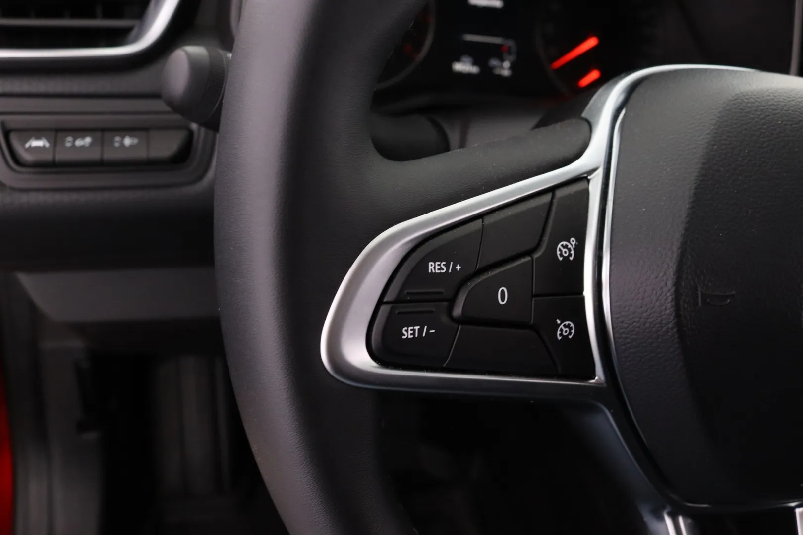 Renault Clio FRO-735 carousel image