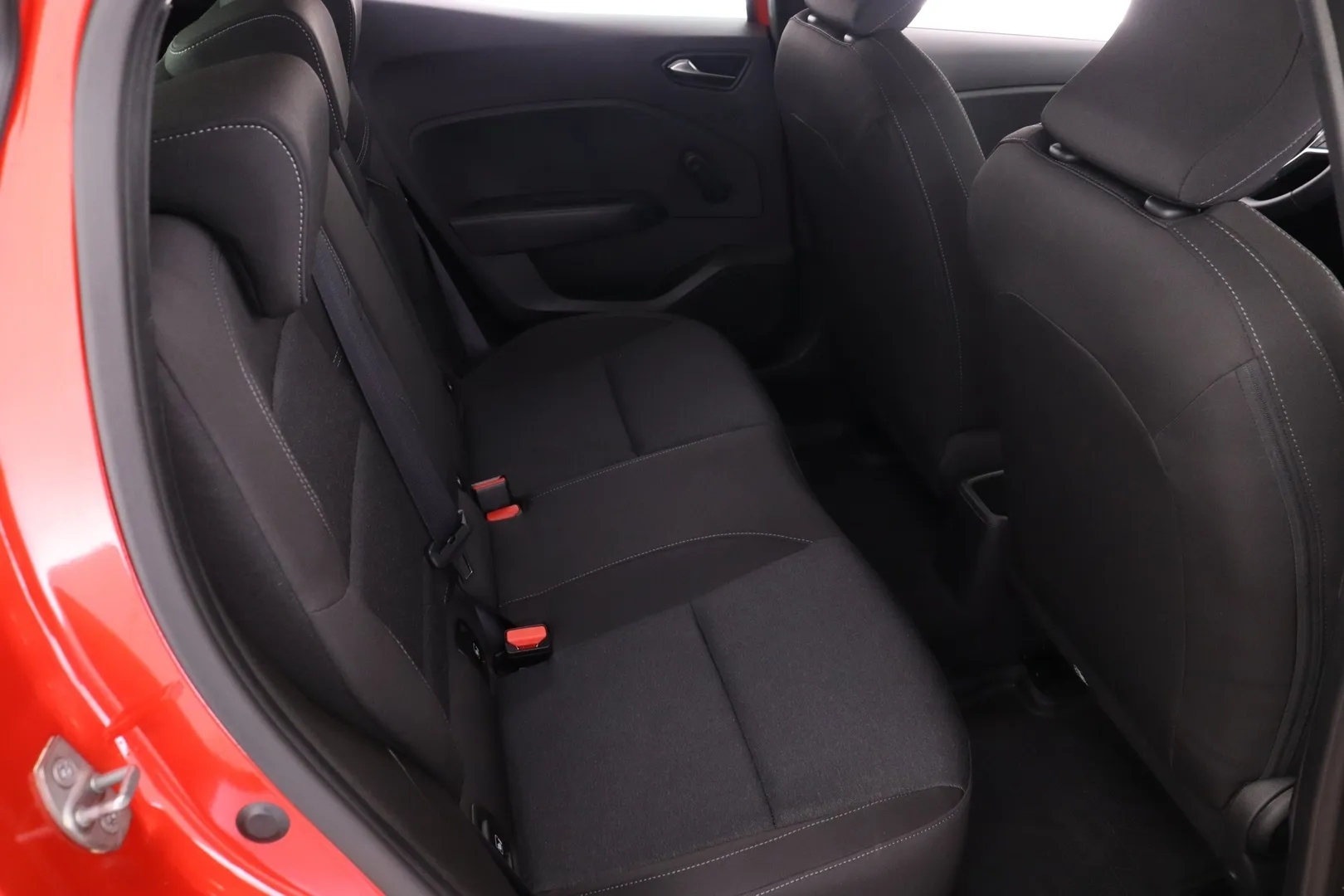 Renault Clio FRO-735 carousel image