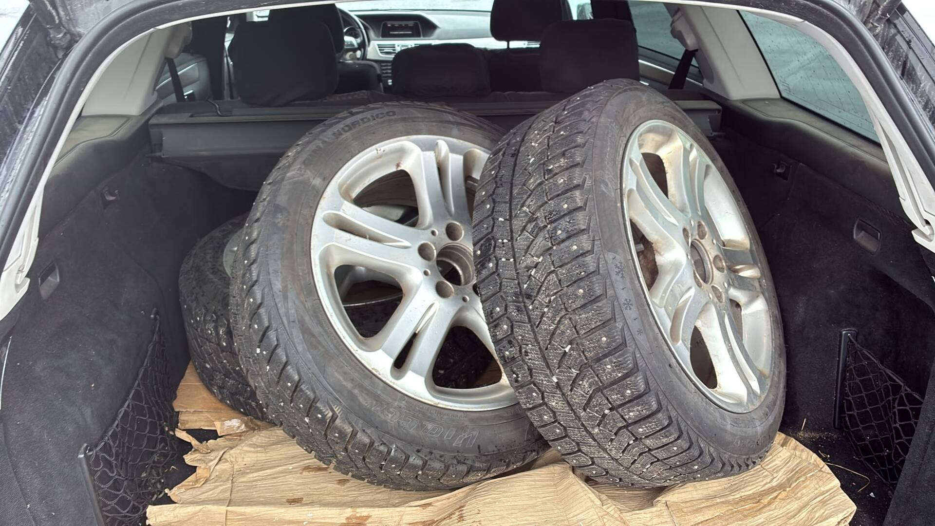 Mercedes-Benz E 220 CDI BE T A 2013, kuva 5/5