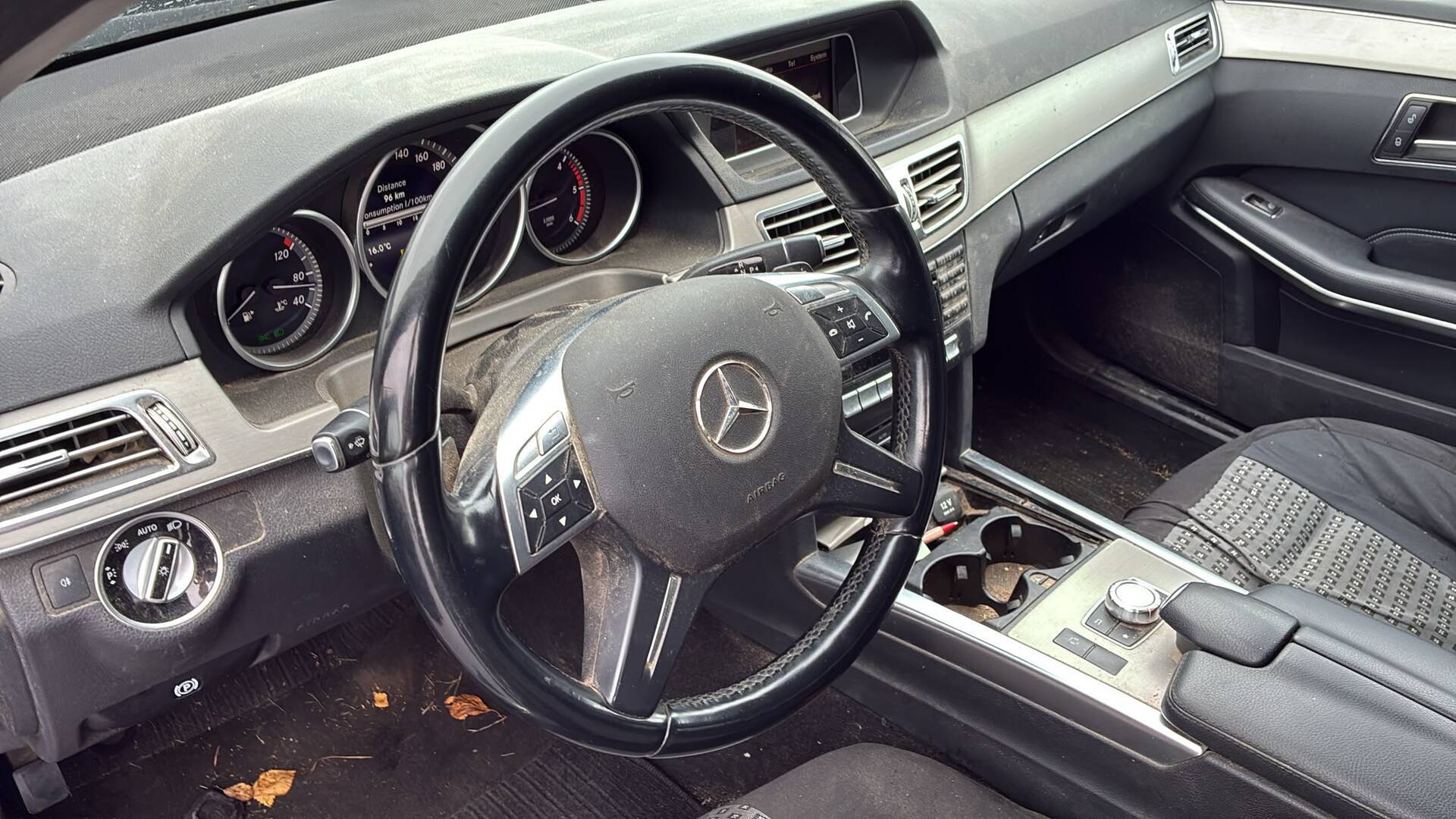 Mercedes-Benz E 220 CDI BE T A 2013, kuva 4/5
