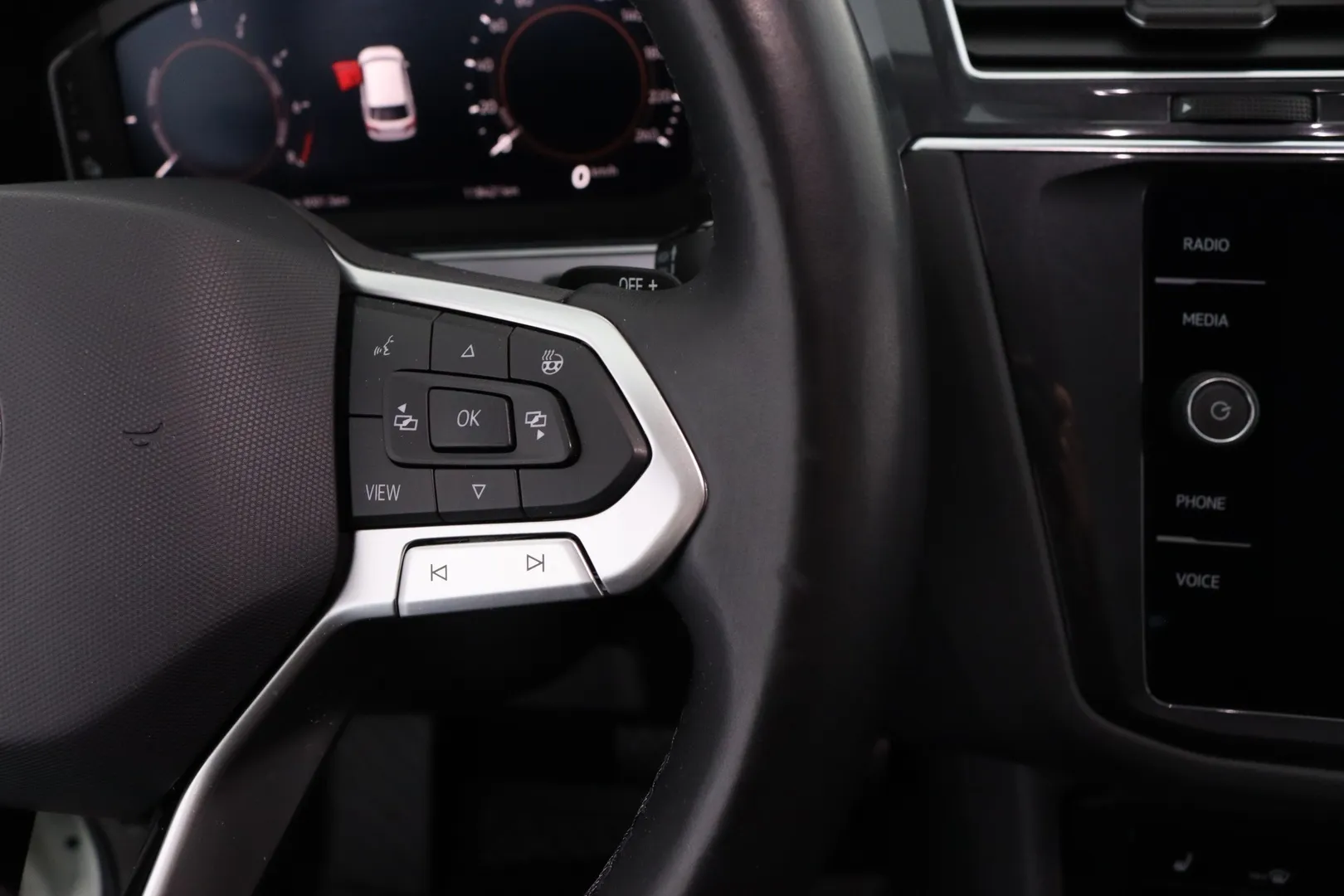 Volkswagen Tiguan NNM-489 carousel image