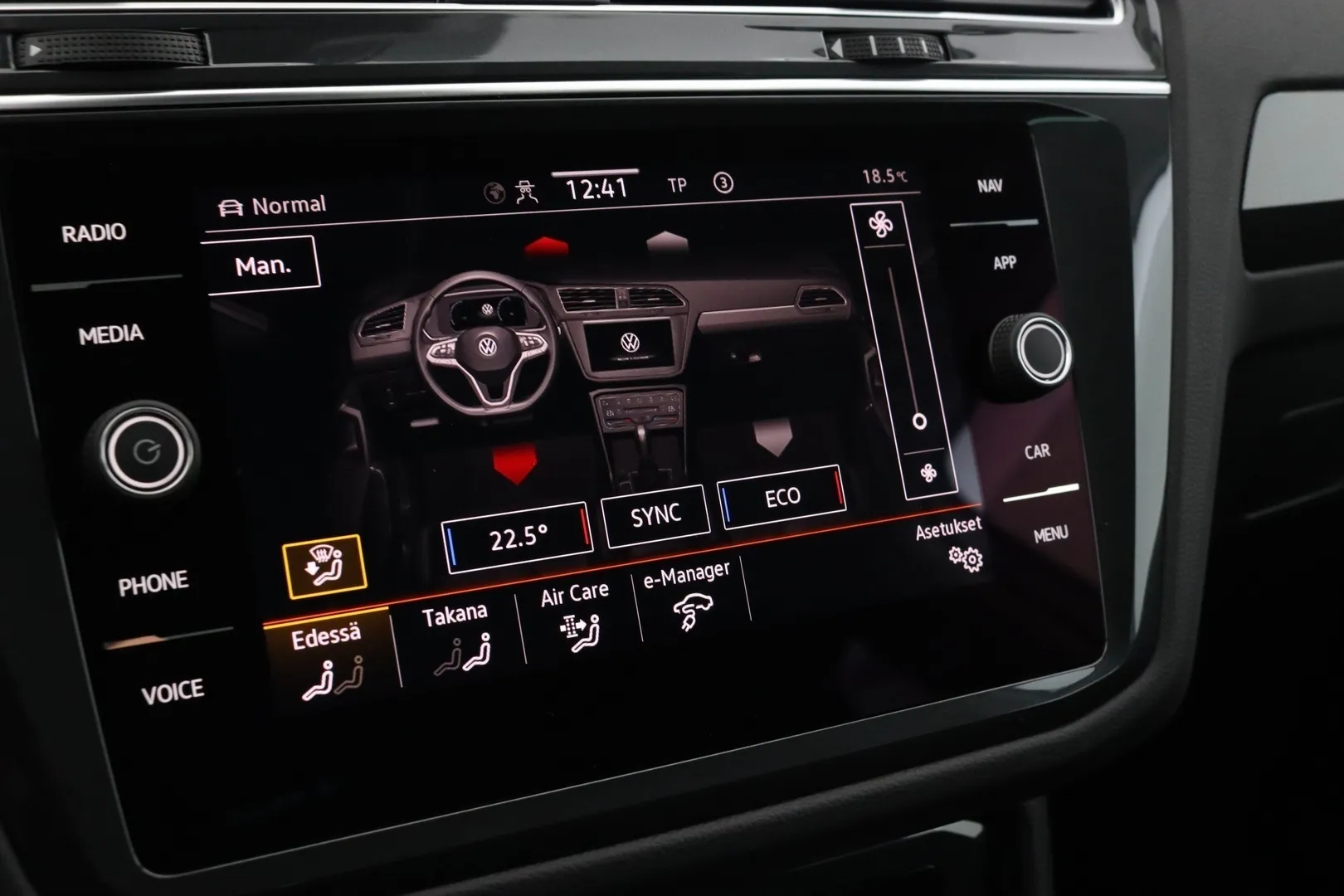 Volkswagen Tiguan NNM-489 carousel image