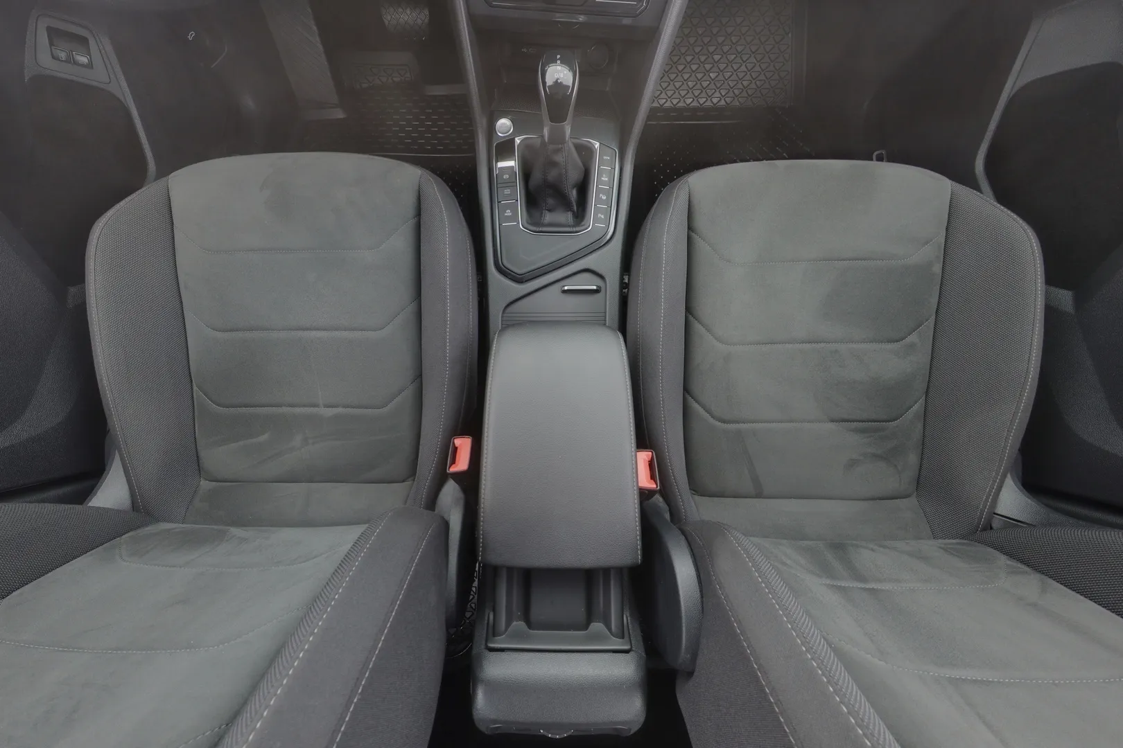 Volkswagen Tiguan NNM-489 carousel image