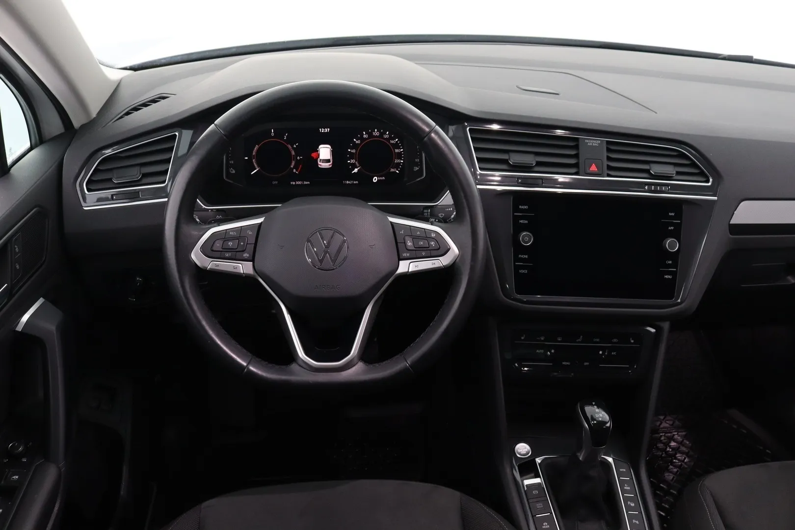 Volkswagen Tiguan NNM-489 carousel image