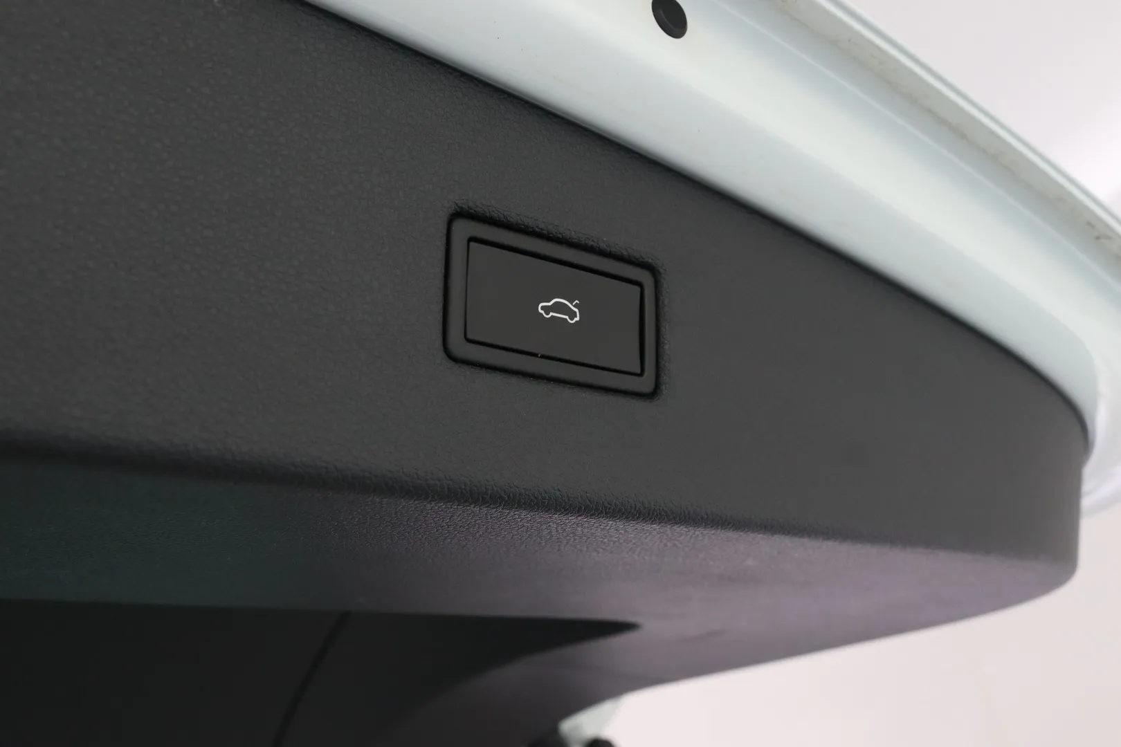 Volkswagen Tiguan NNM-489 carousel image