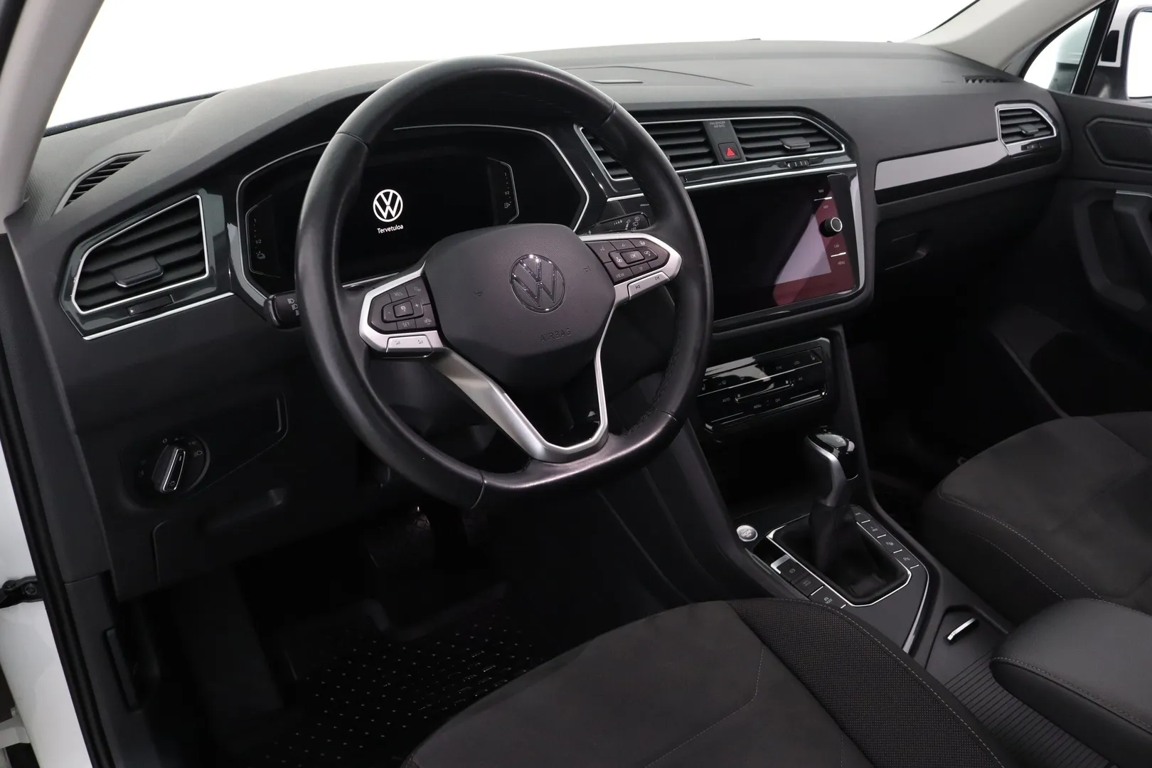 Volkswagen Tiguan NNM-489 carousel image