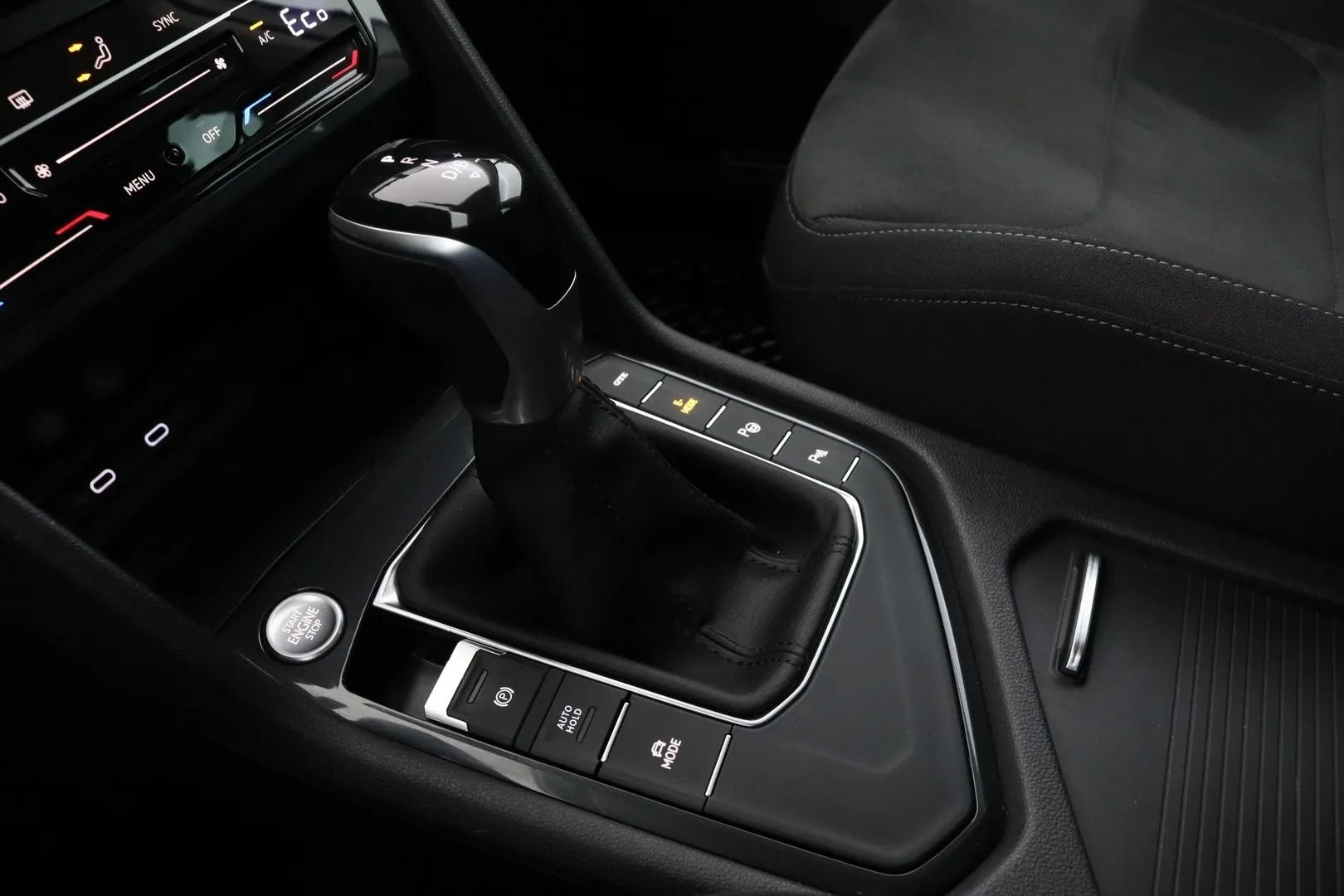 Volkswagen Tiguan NNM-489 carousel image