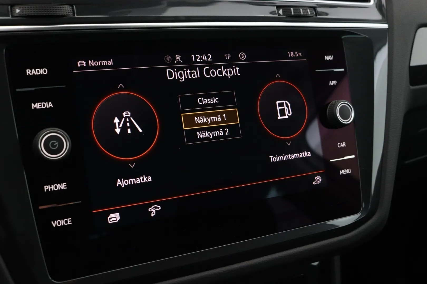 Volkswagen Tiguan NNM-489 carousel image
