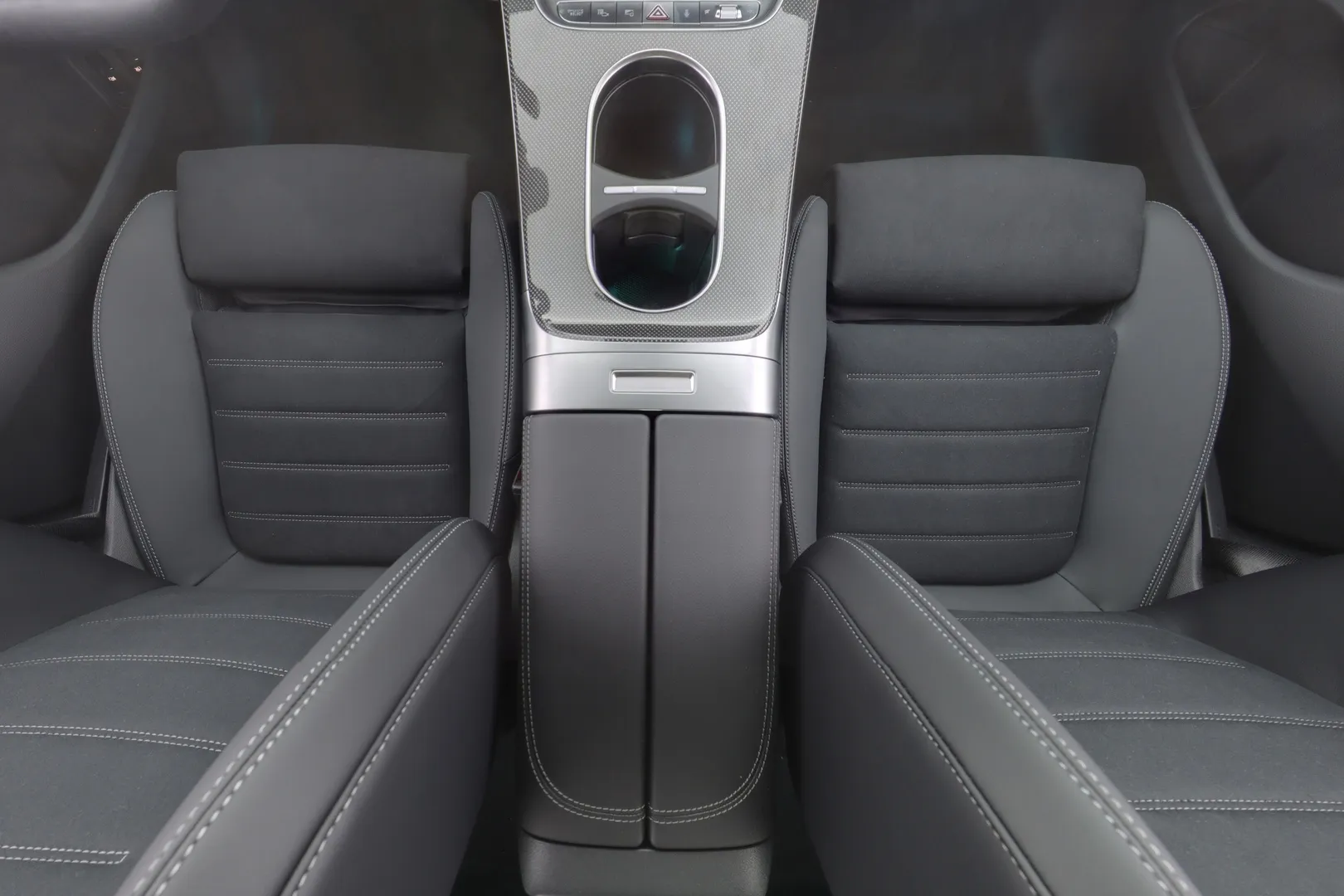 Mercedes-Benz C YMV-574 carousel image