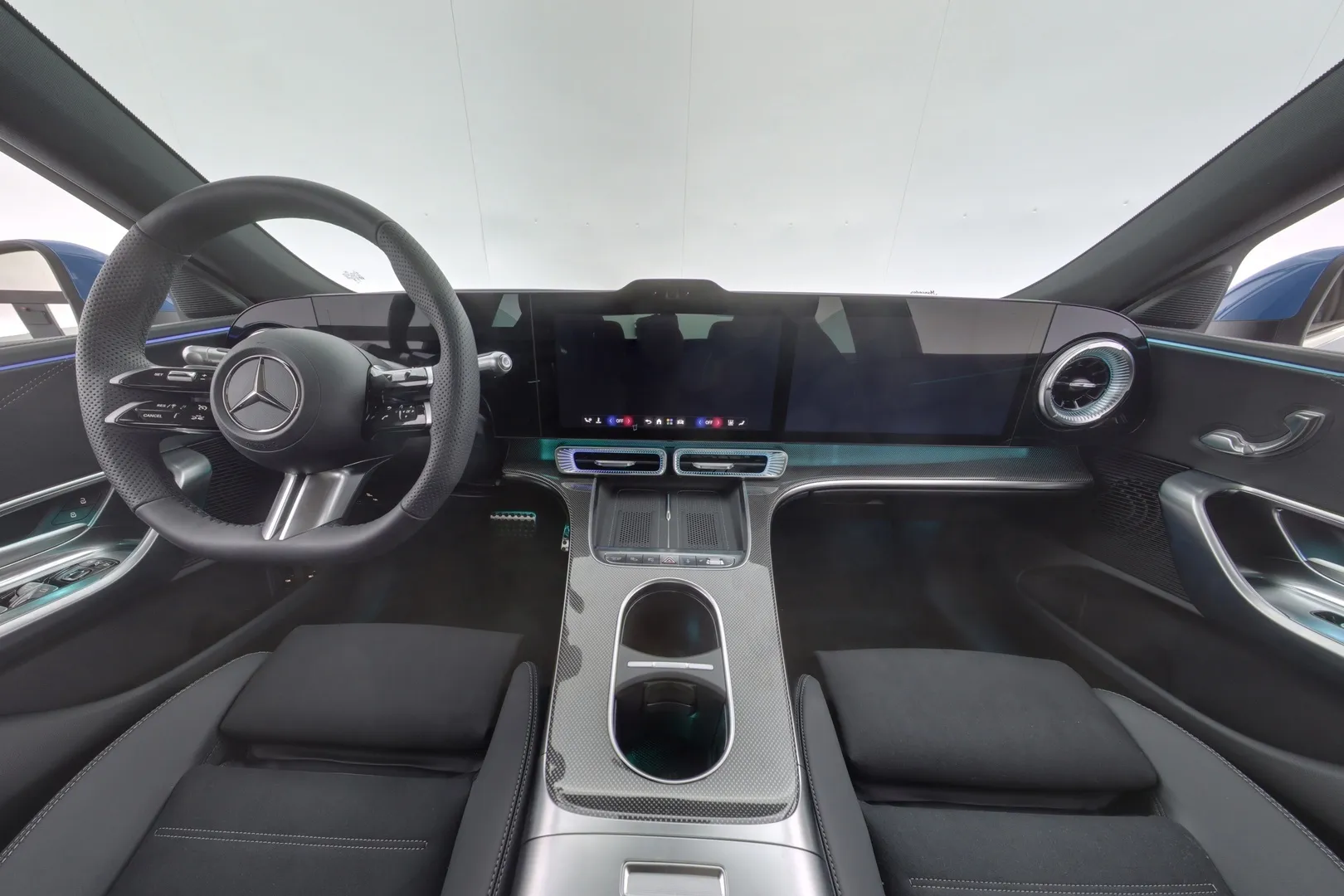 Mercedes-Benz C YMV-574 carousel image