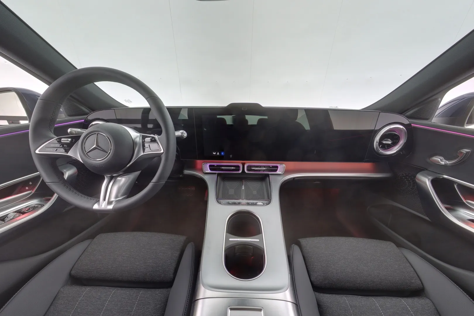 Mercedes-Benz C SZN-640 carousel image