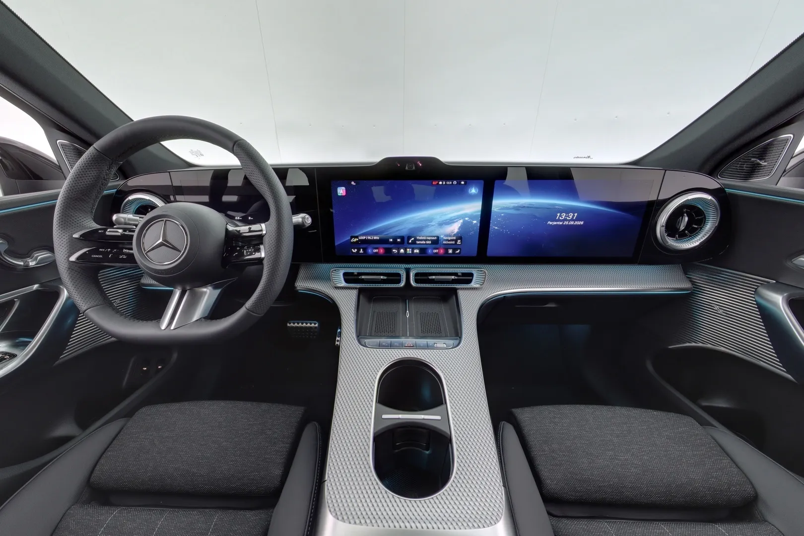 Mercedes-Benz GLC YMV-639 carousel image