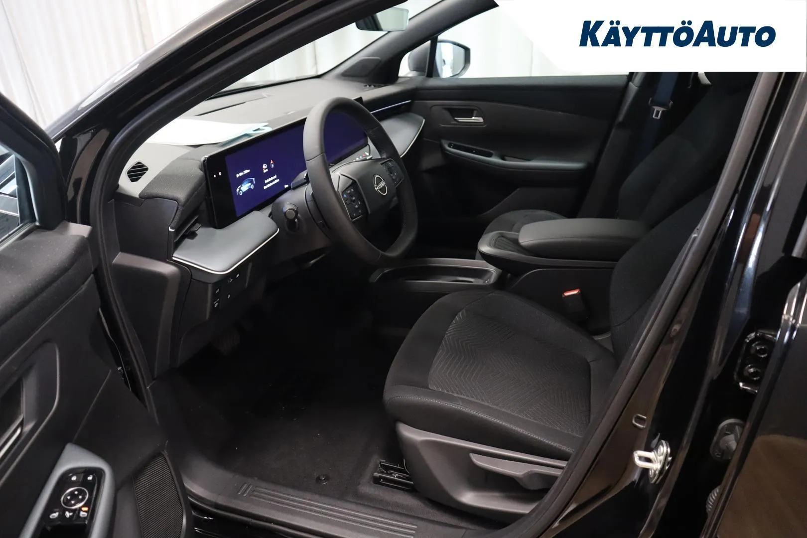 NISSAN LEAF ITJ-657 carousel image