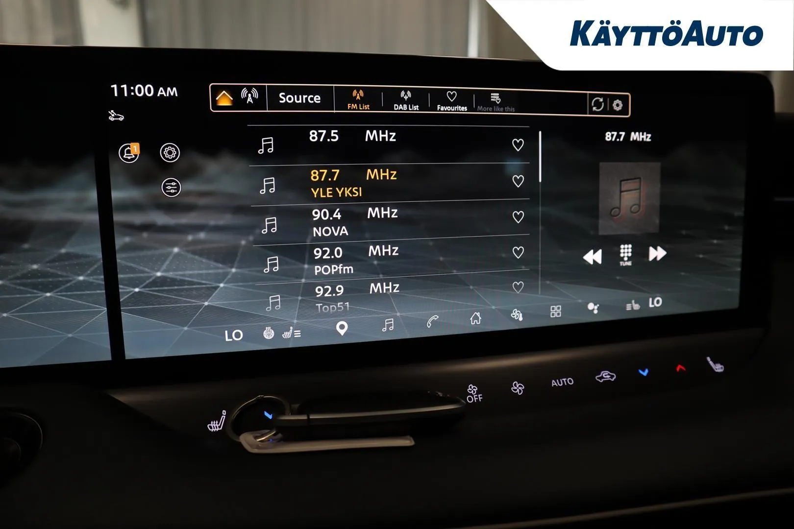 NISSAN LEAF ITJ-657 carousel image