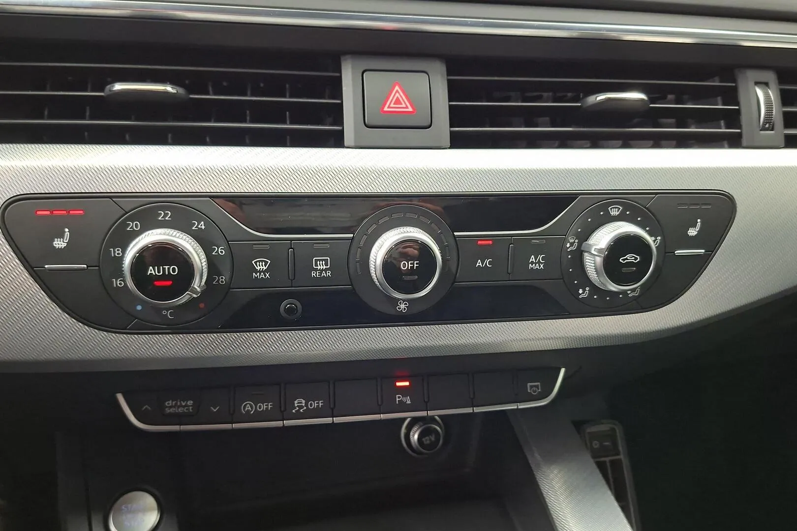 Audi A4 YJR-871 carousel image