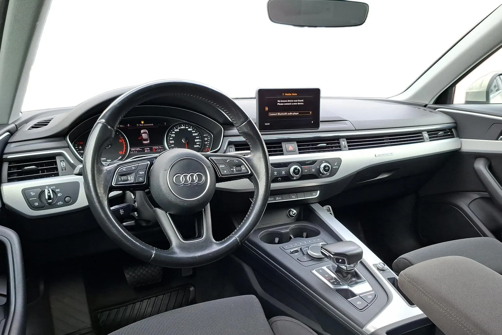 Audi A4 YJR-871 carousel image