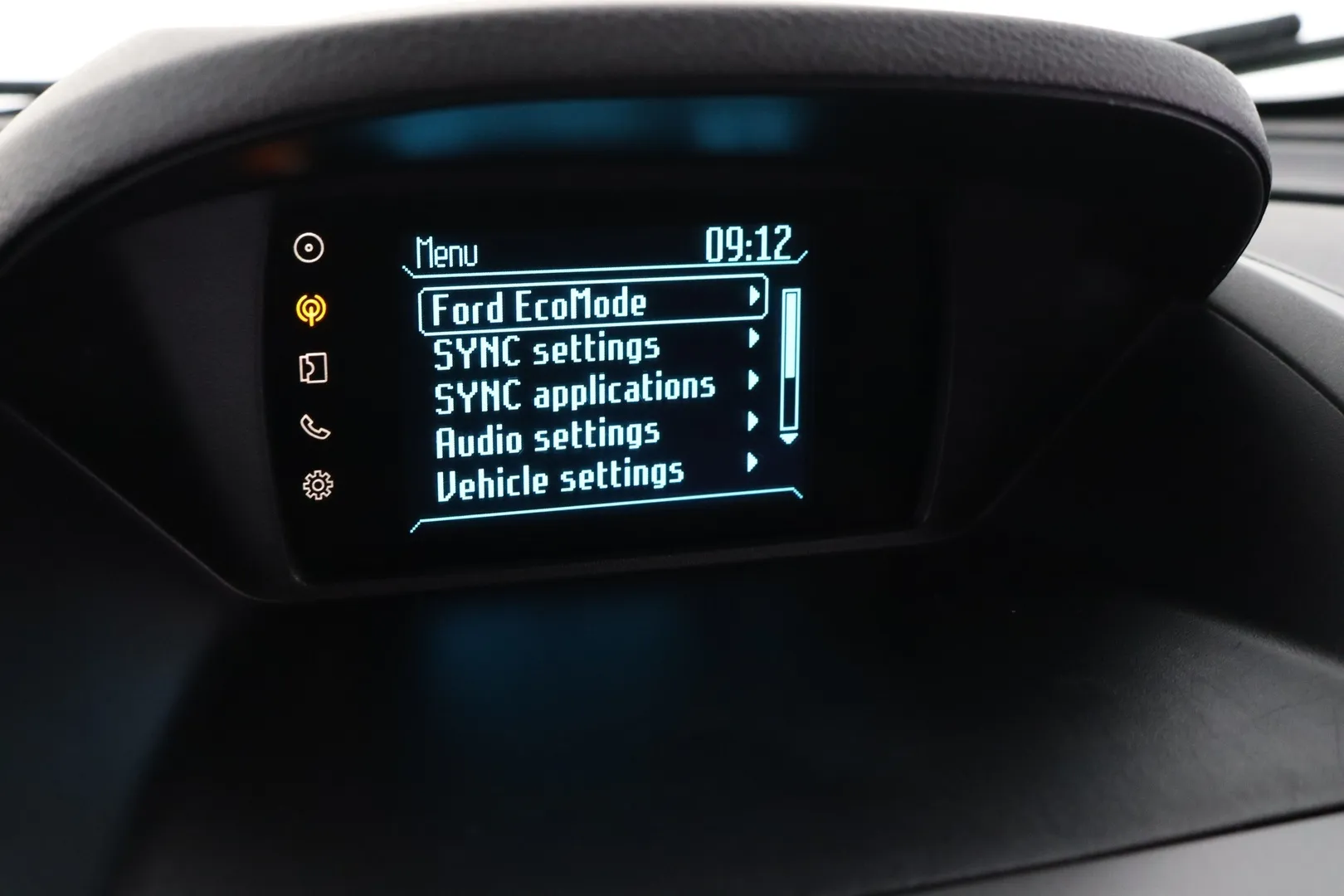 Ford Transit Courier MMP-699 carousel image