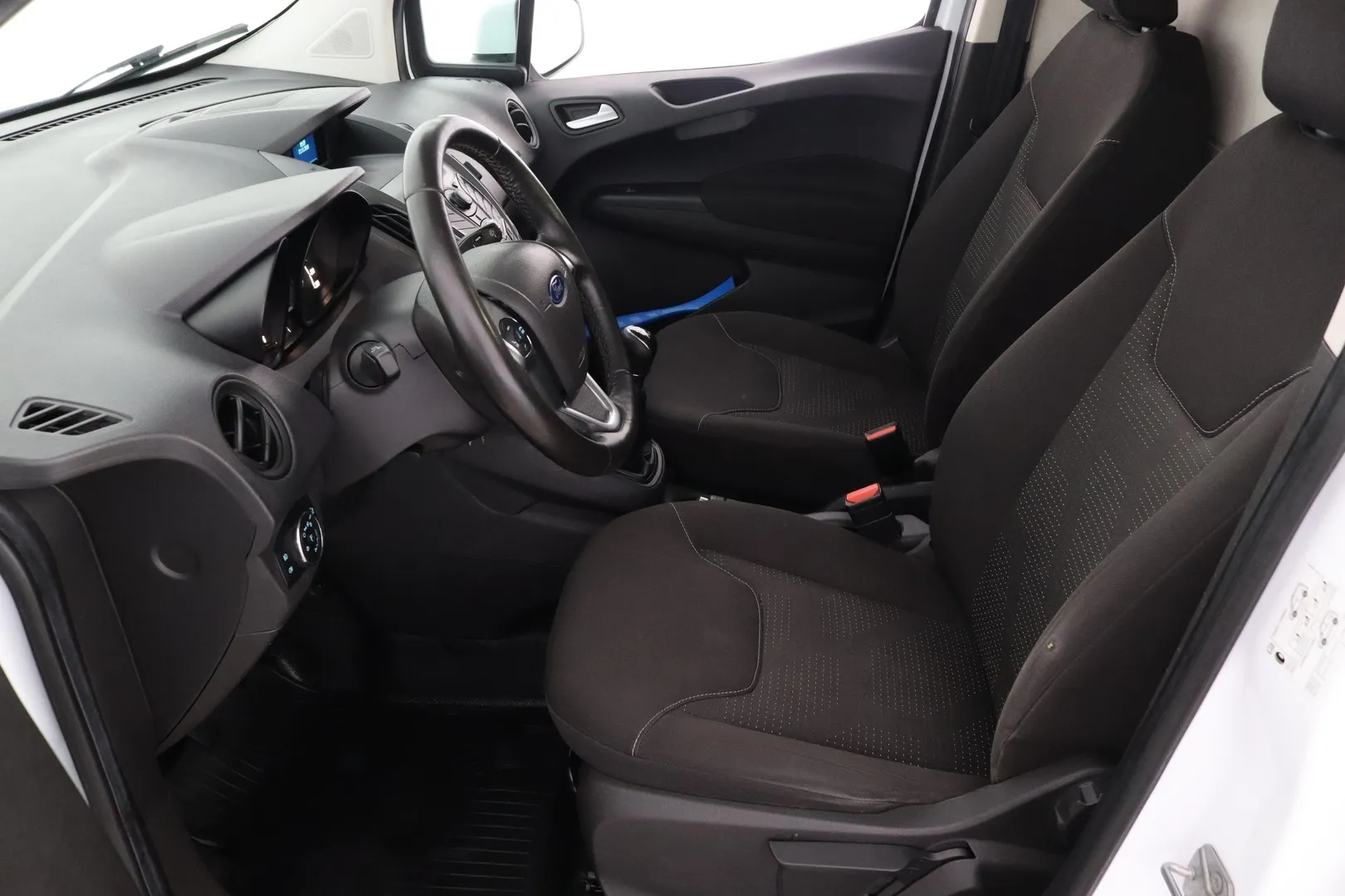 Ford Transit Courier MMP-699 carousel image