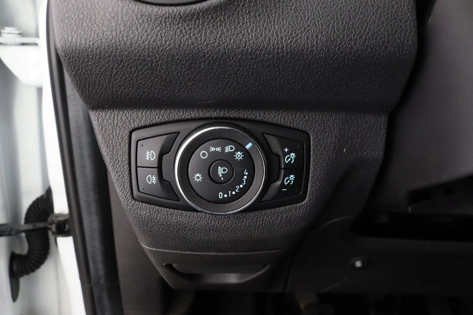 Ford Transit Courier MMP-699 carousel image