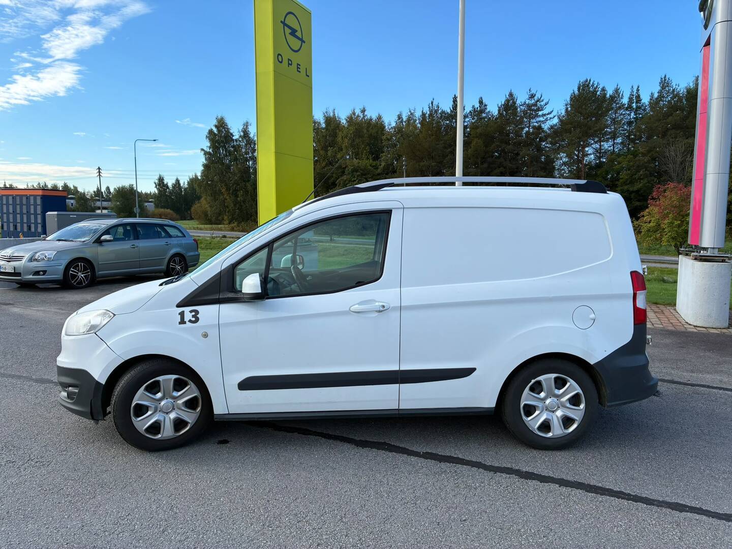 Ford Transit Courier 2016, photo 4/11