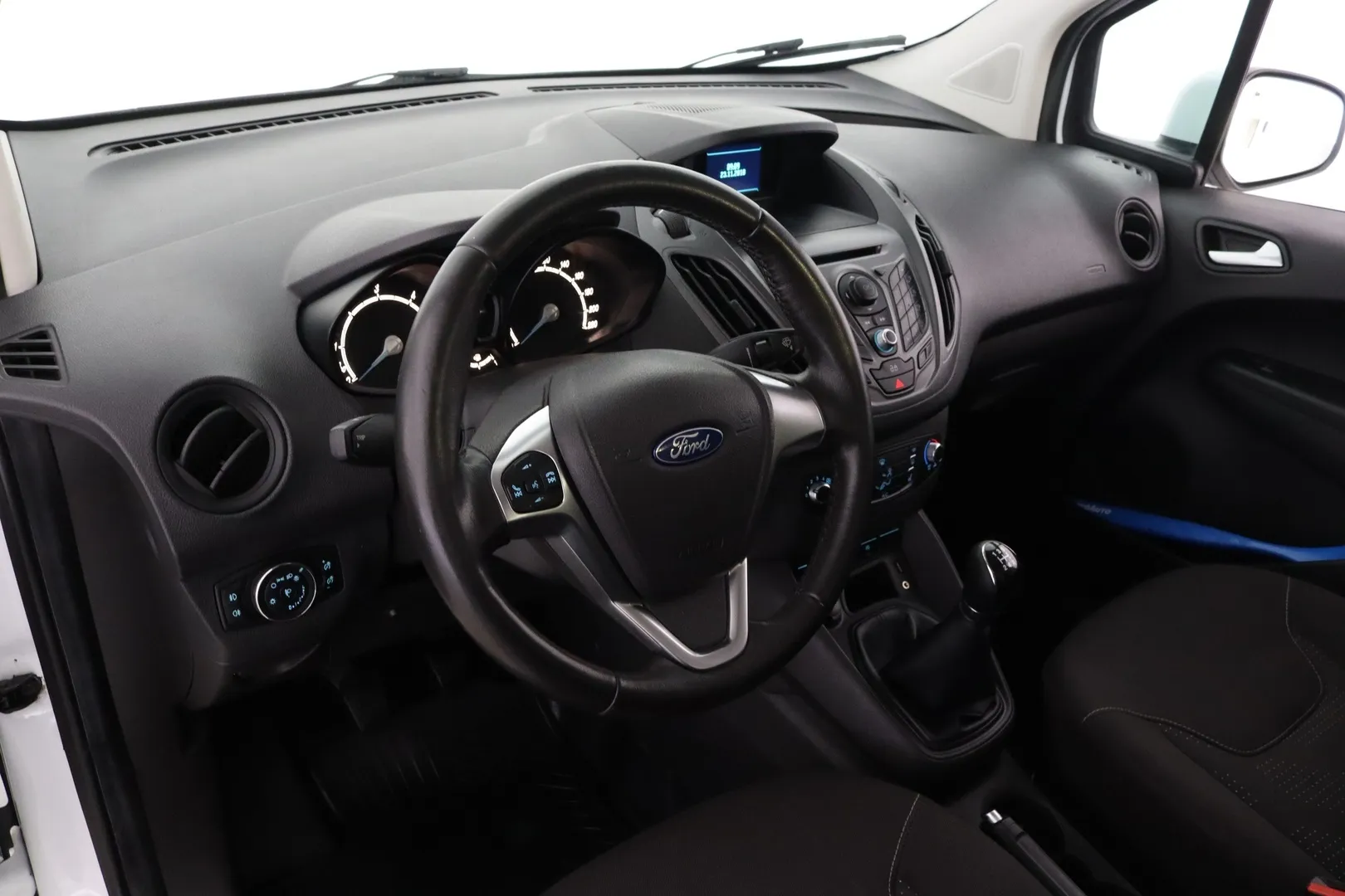 Ford Transit Courier MMP-699 carousel image