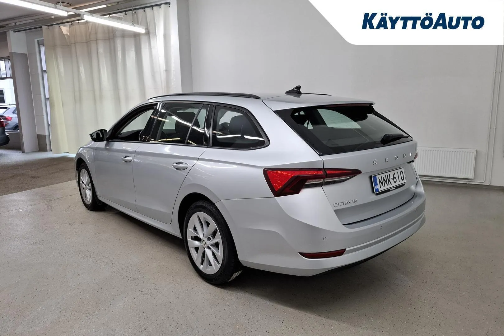 Skoda Octavia NNK-610 carousel image