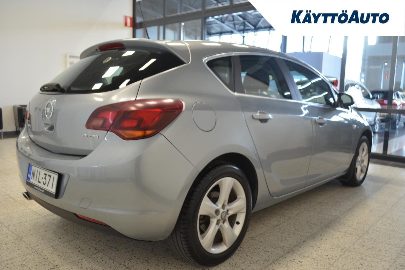 Opel Astra 2013, photo 6/26
